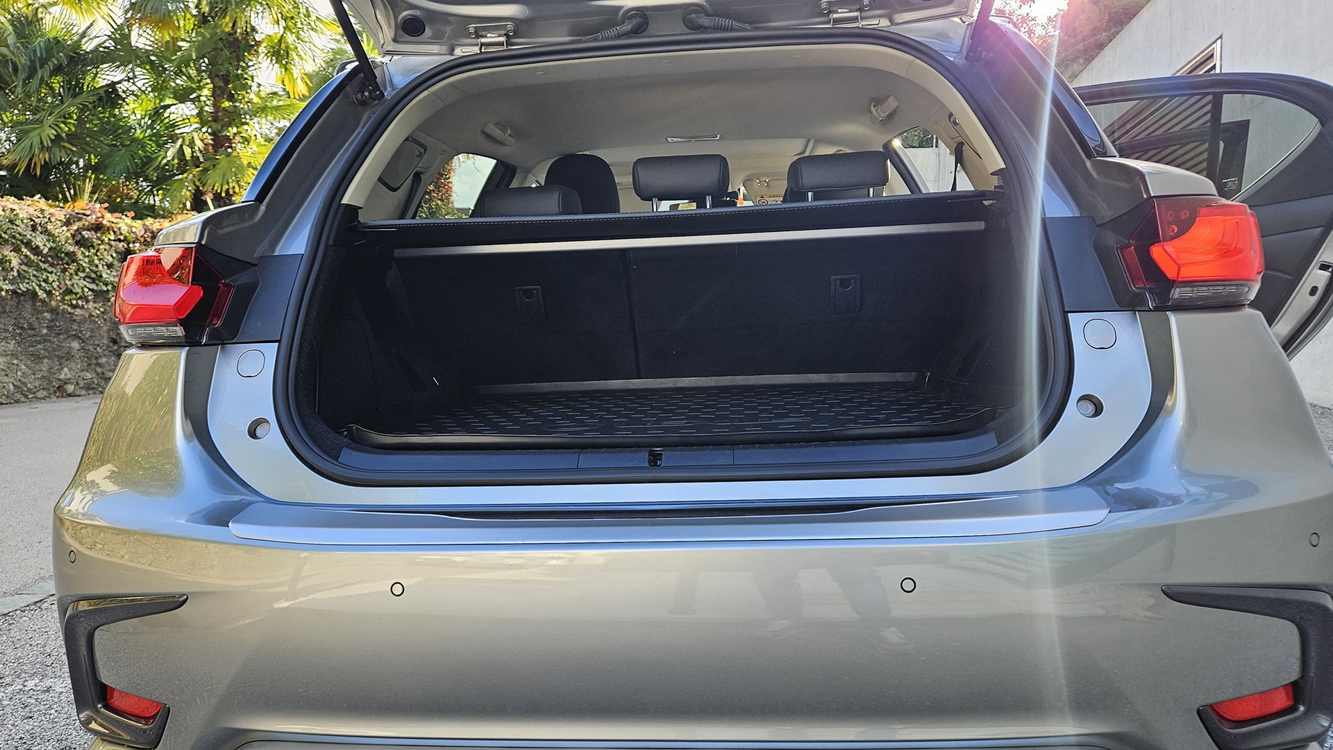 LEXUS CT 200h 1.8 excellence CVT-image-10