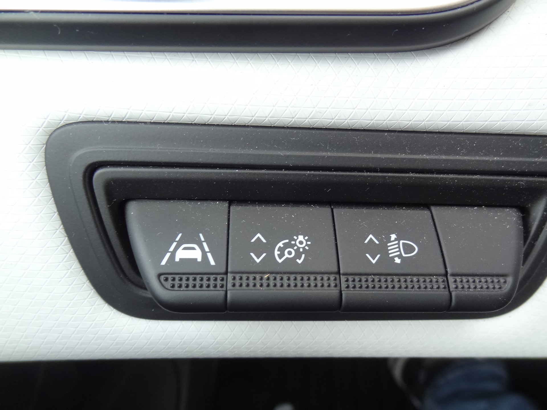RENAULT Clio 1.6 E-Tech Black Techno-image-18