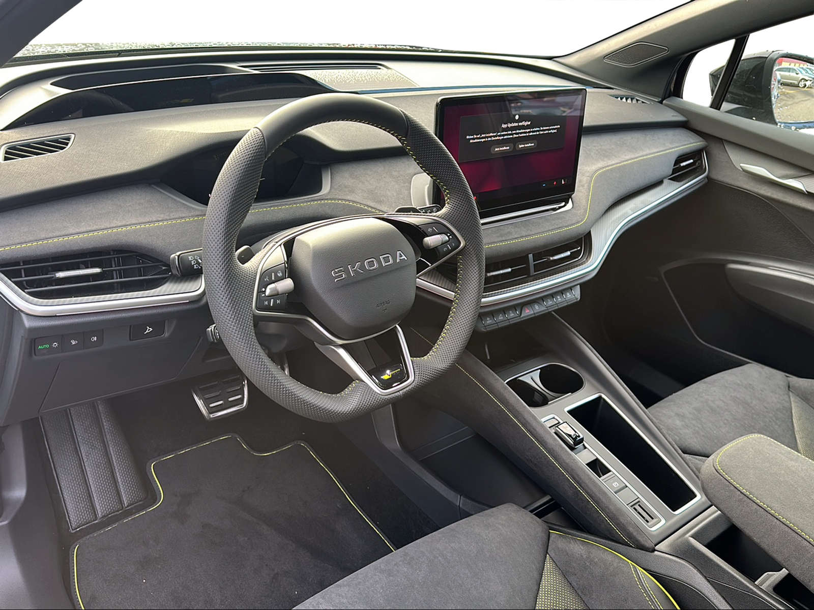 SKODA Enyaq 4x4 RS-image-3