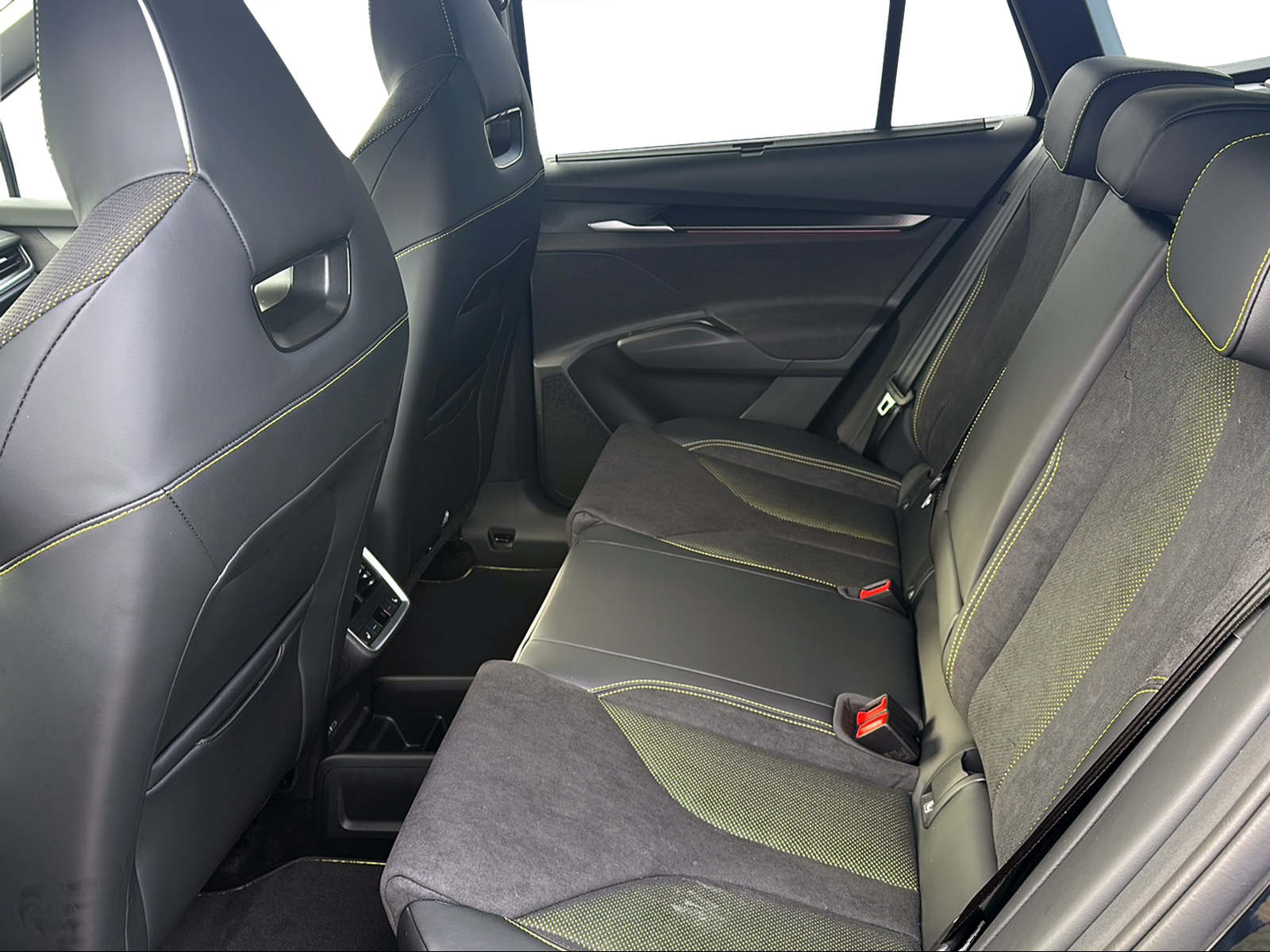 SKODA Enyaq 4x4 RS-image-4