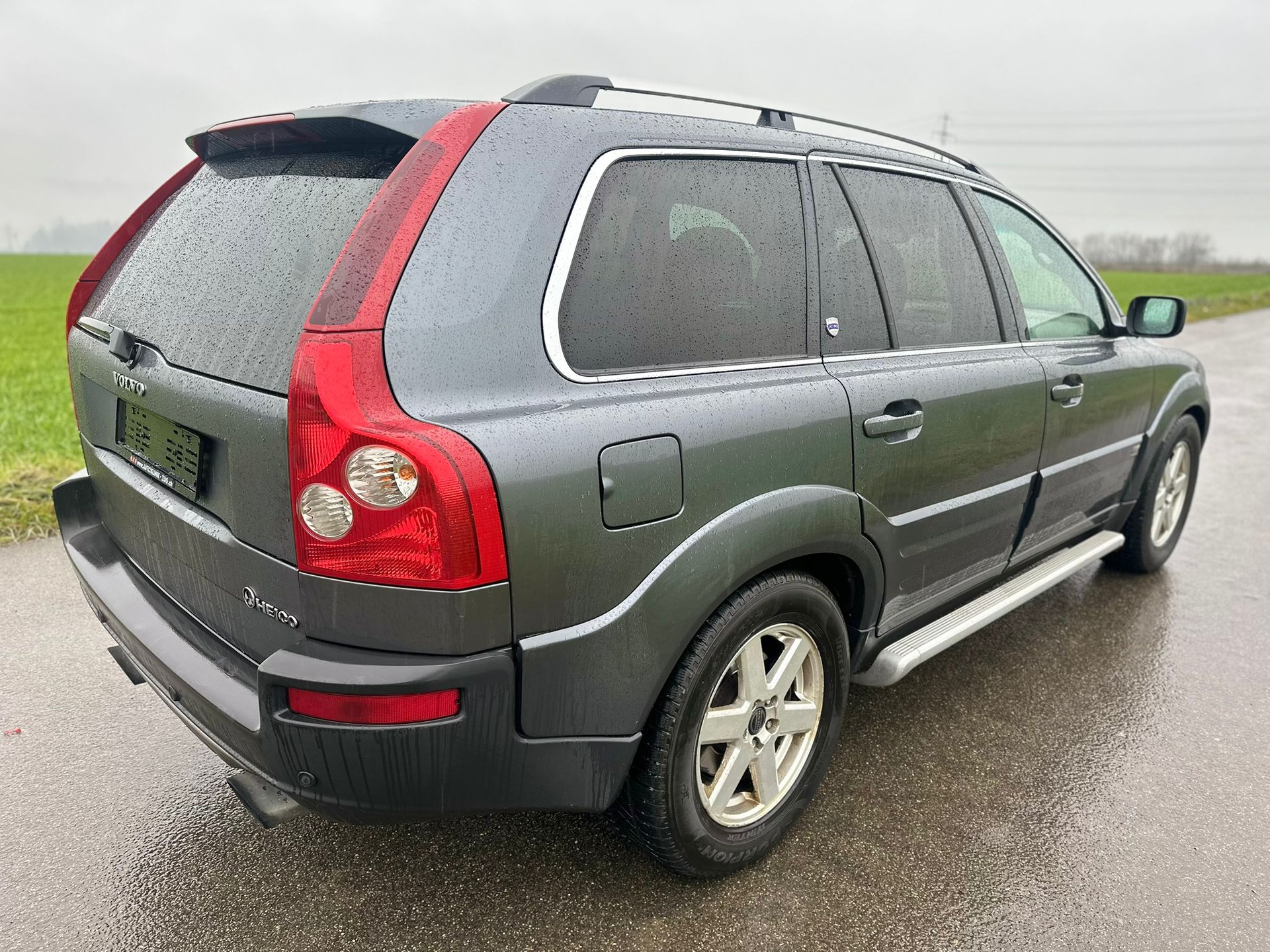 VOLVO XC90 2.4 AWD D5-image-5