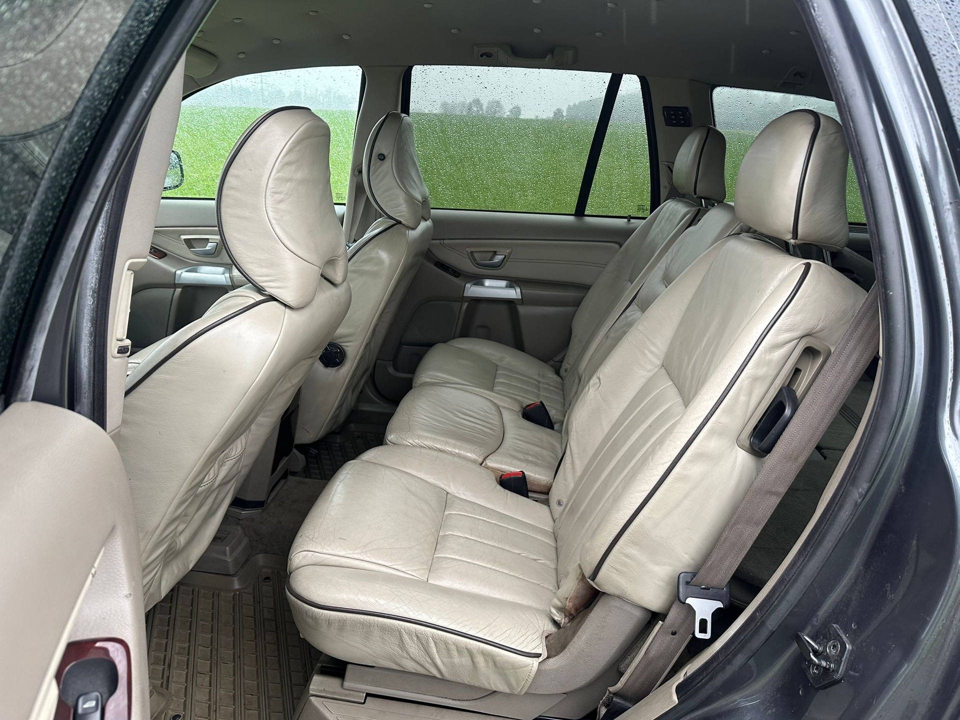 VOLVO XC90 2.4 AWD D5-image-11