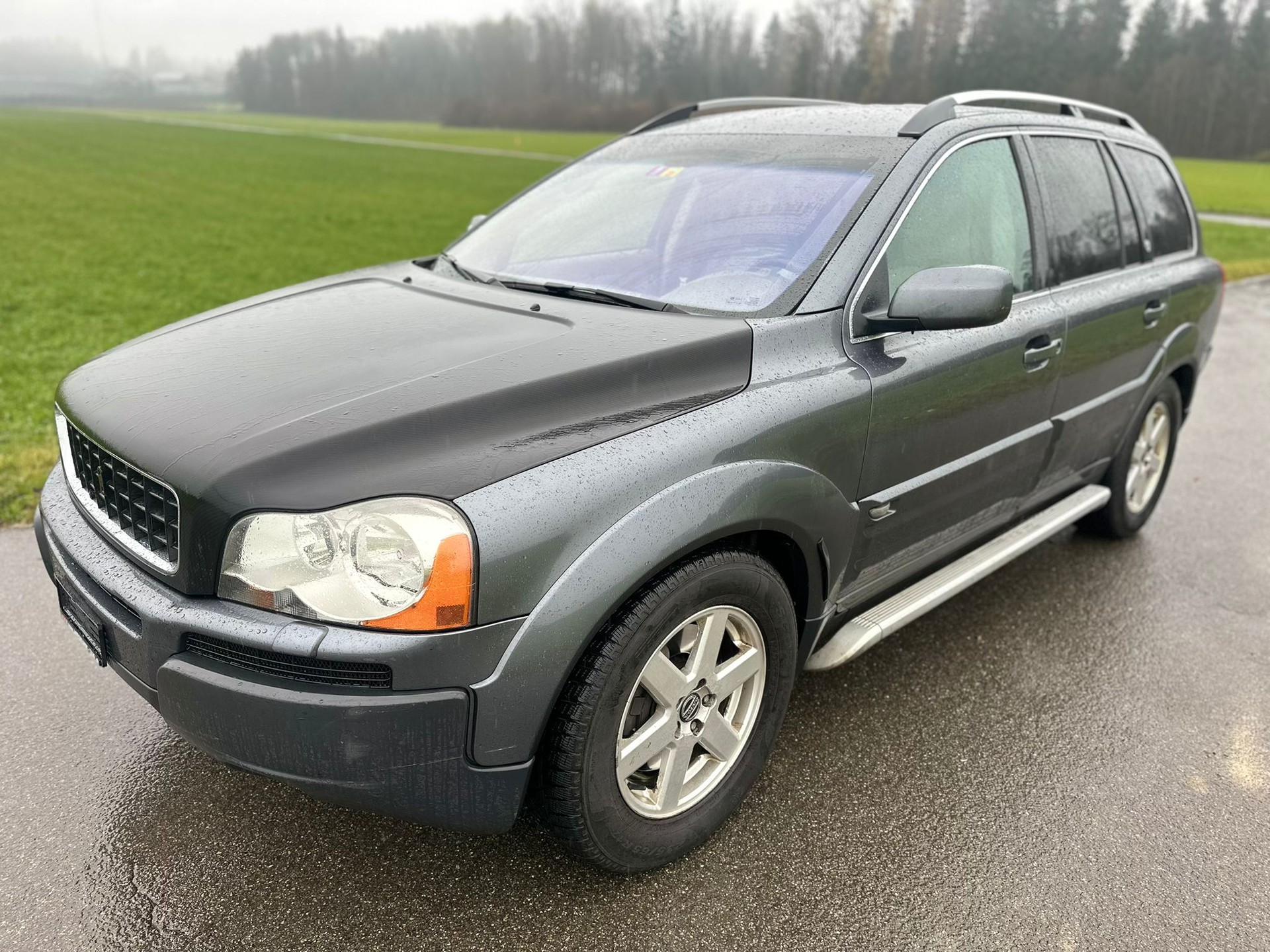 VOLVO XC90 2.4 AWD D5-showroom-element-1