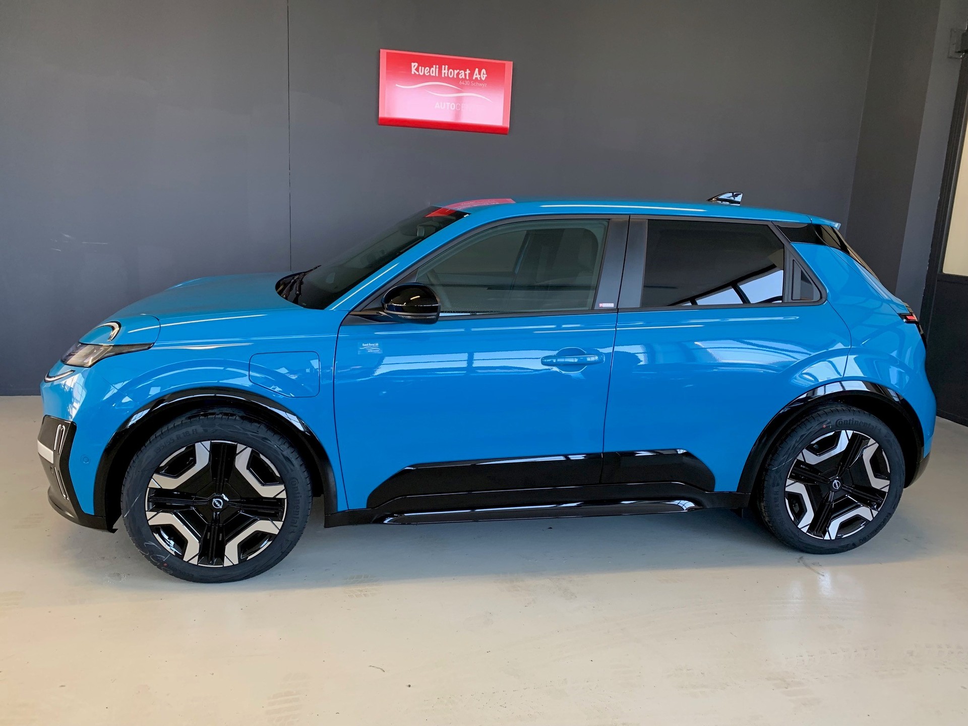 NISSAN Micra Advance-showroom-element-1