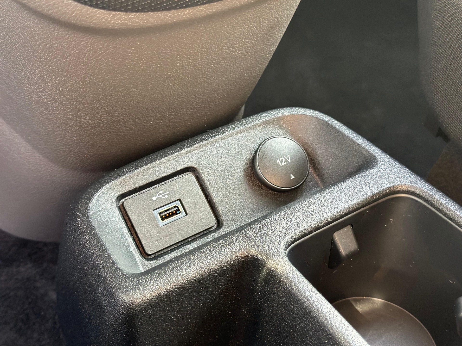 FORD Tourneo Connect 1.5 EcoBlue Trend-image-10