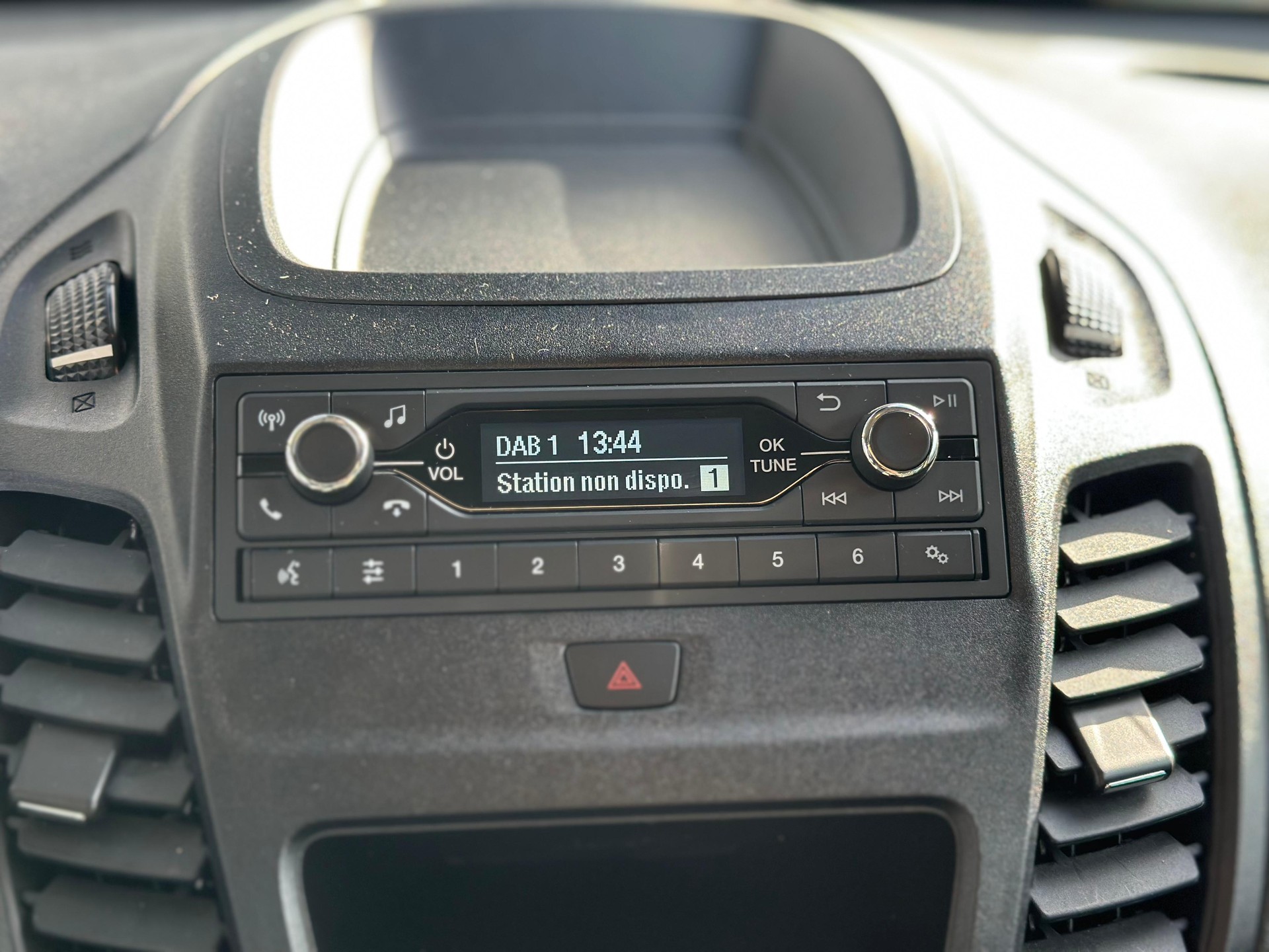 FORD Tourneo Connect 1.5 EcoBlue Trend-image-12
