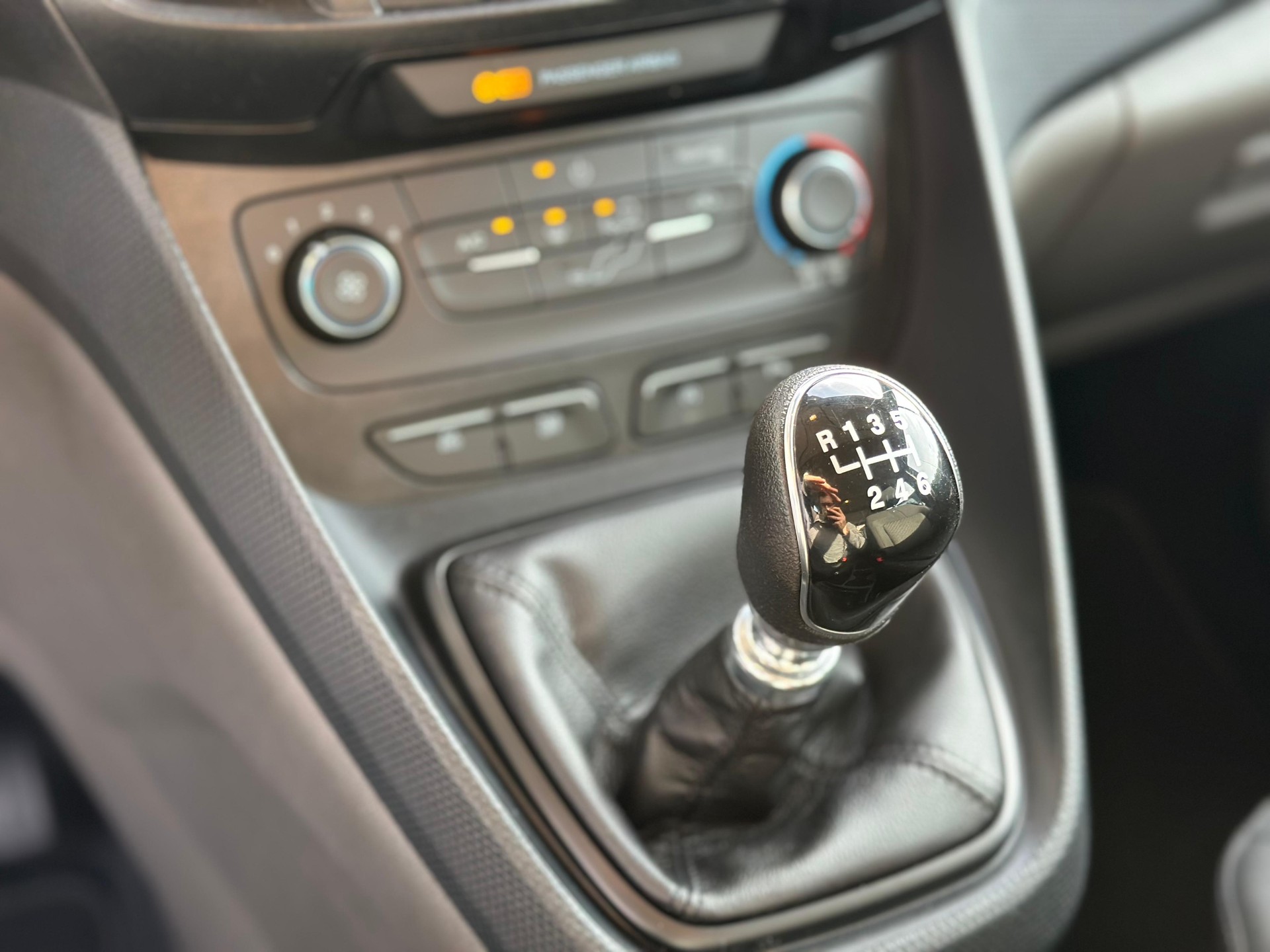 FORD Tourneo Connect 1.5 EcoBlue Trend-image-11