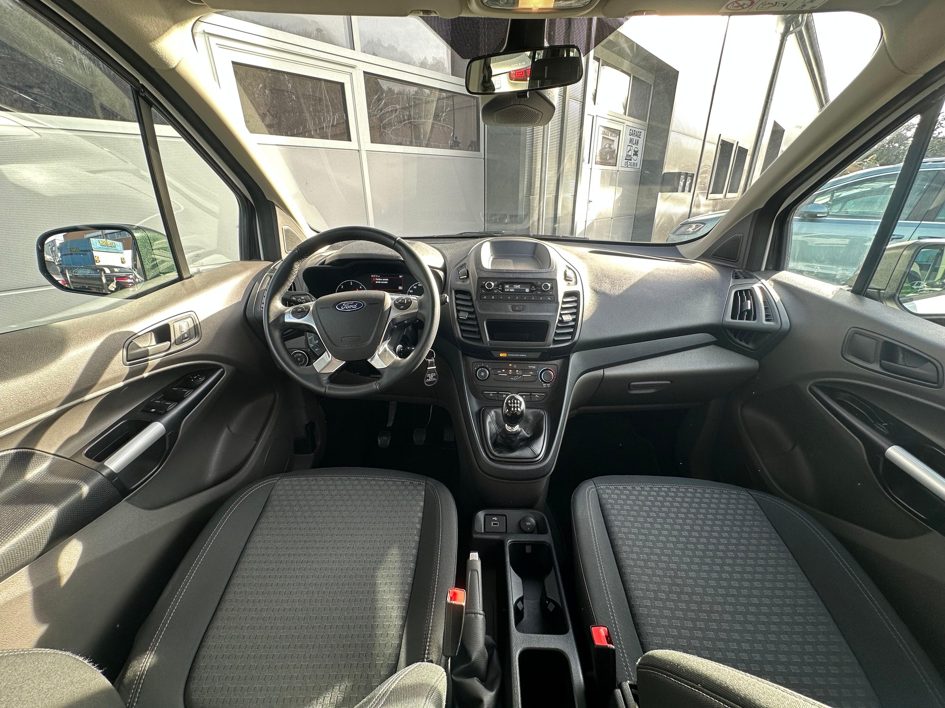 FORD Tourneo Connect 1.5 EcoBlue Trend-image-13