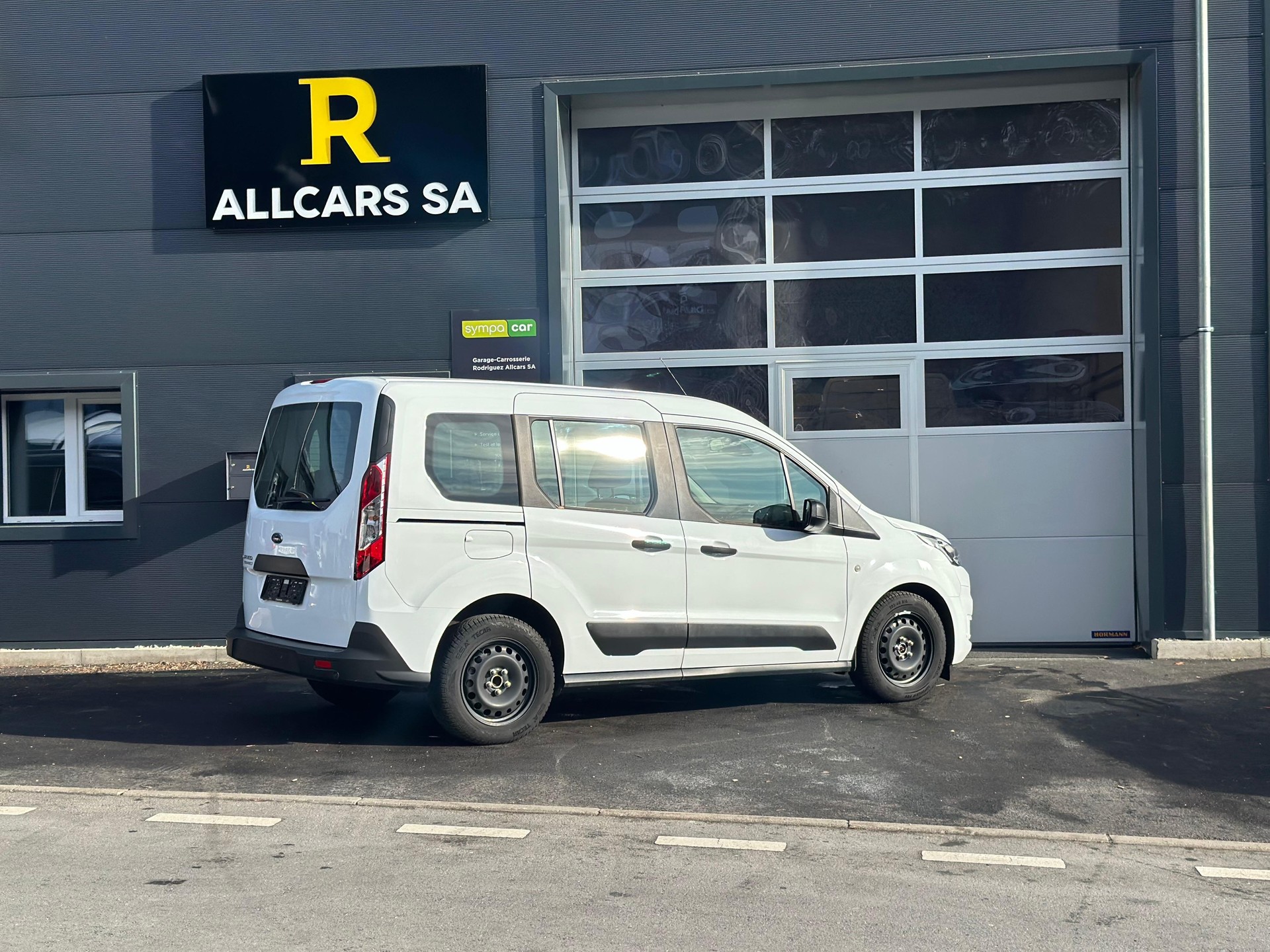FORD Tourneo Connect 1.5 EcoBlue Trend-image-3