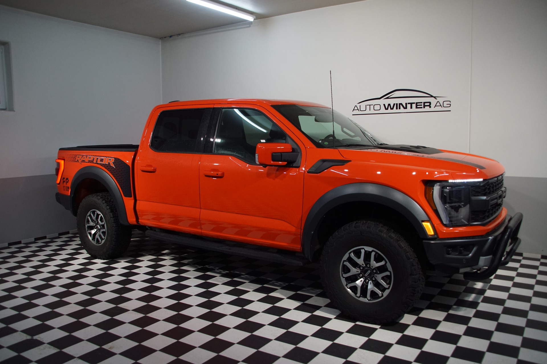 FORD F-Pickup Raptor Super Crew-image-1