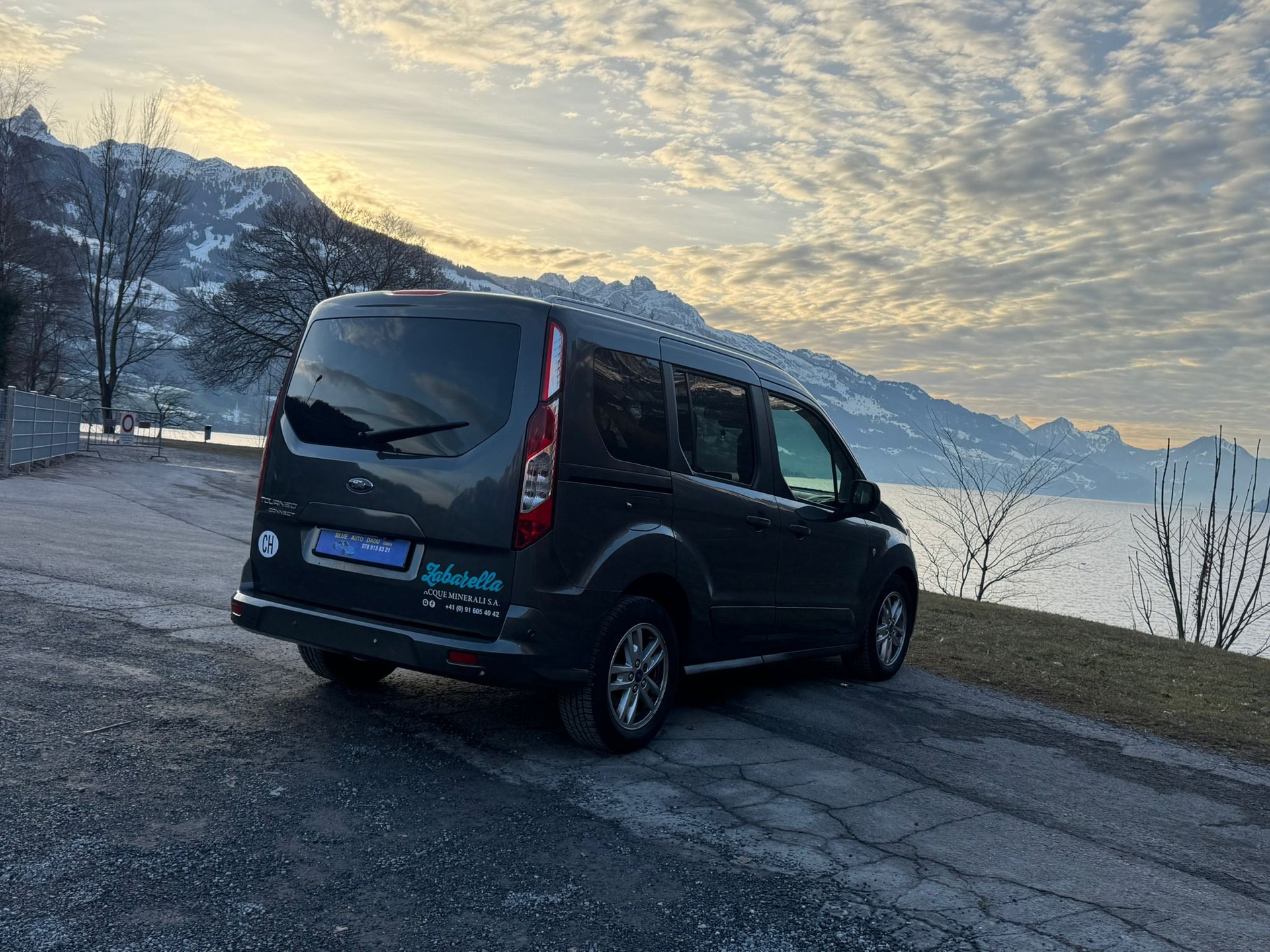 FORD Tourneo Connect 1.5 EcoBlue Titanium Automat-image-5