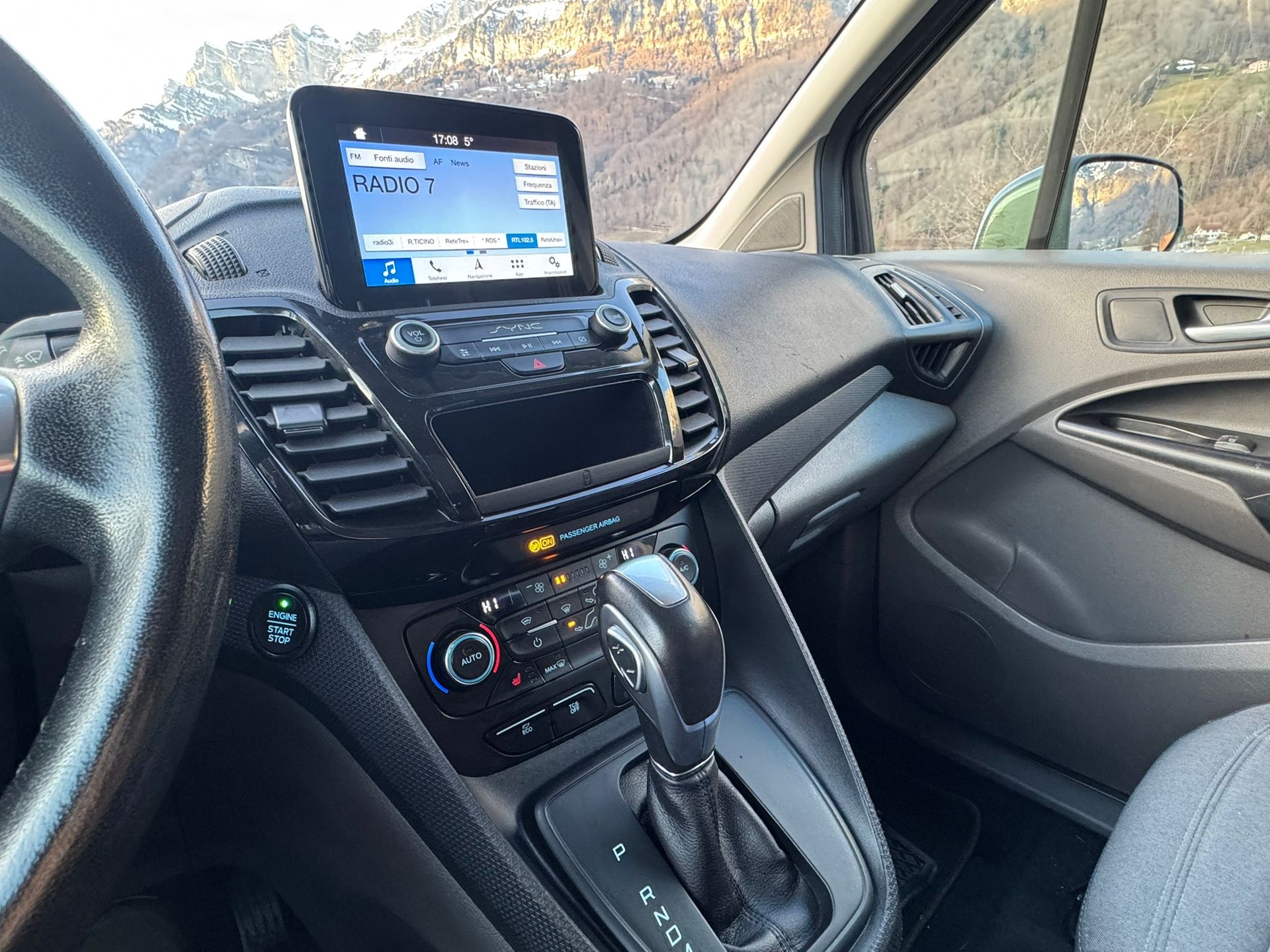 FORD Tourneo Connect 1.5 EcoBlue Titanium Automat-image-14