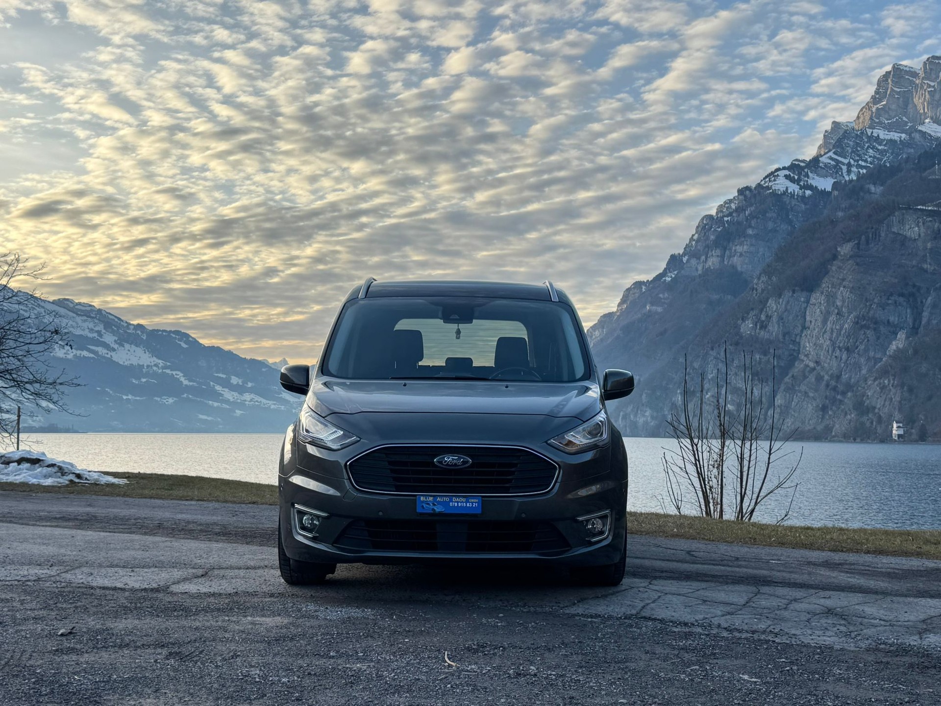 FORD Tourneo Connect 1.5 EcoBlue Titanium Automat-image-0