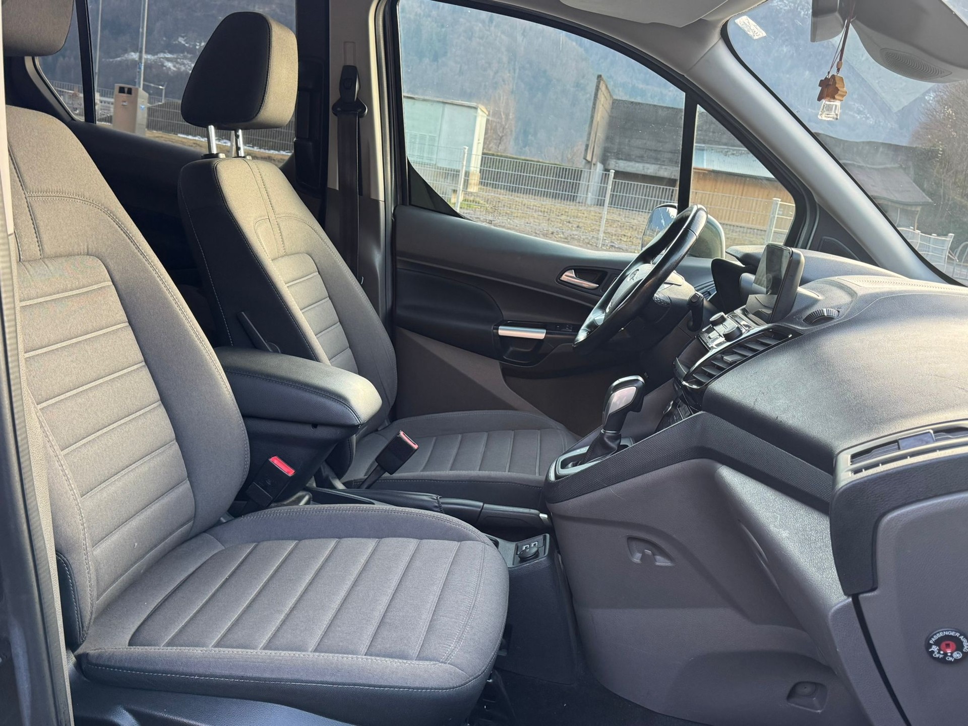 FORD Tourneo Connect 1.5 EcoBlue Titanium Automat-image-10