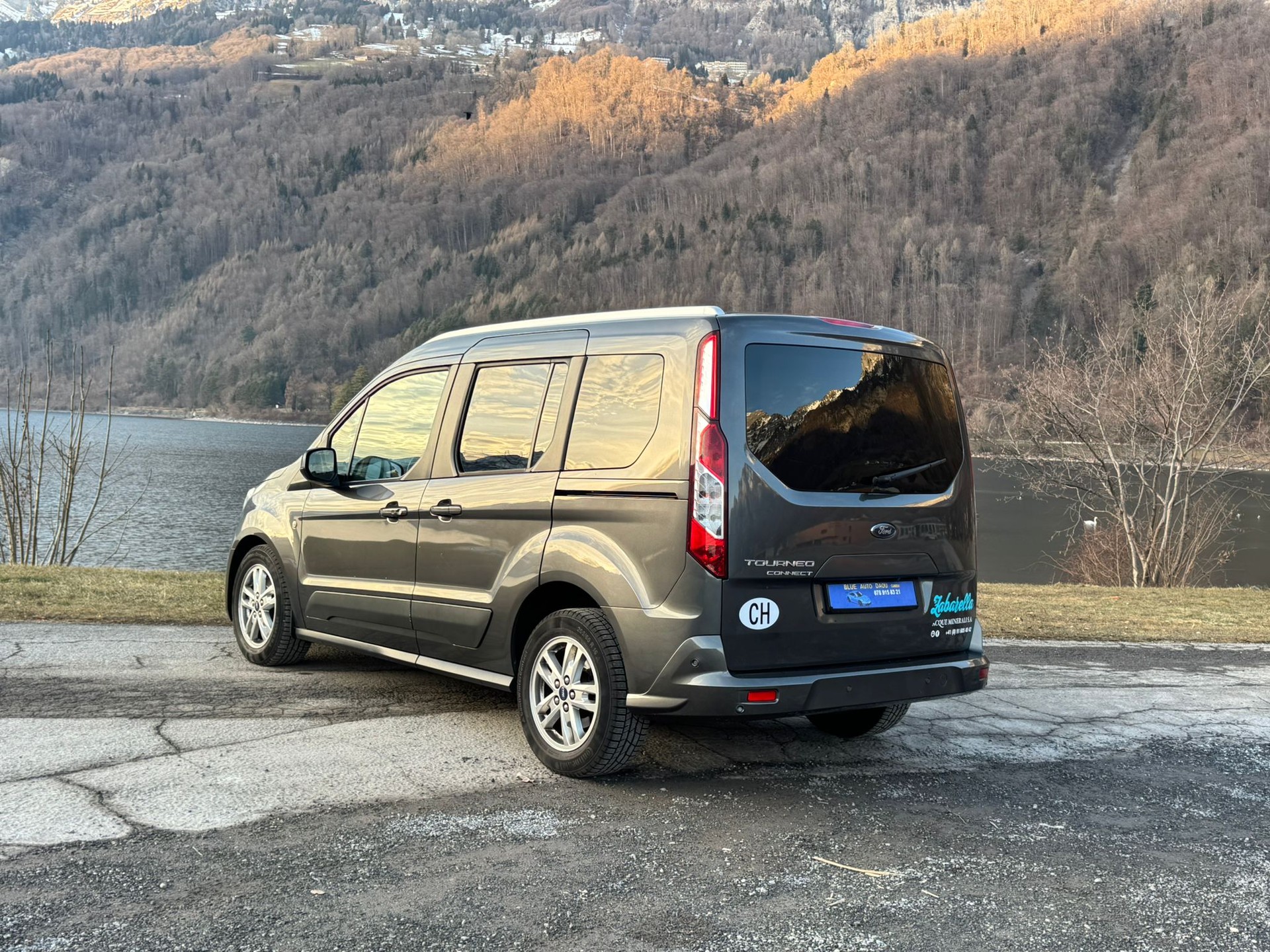 FORD Tourneo Connect 1.5 EcoBlue Titanium Automat-image-6