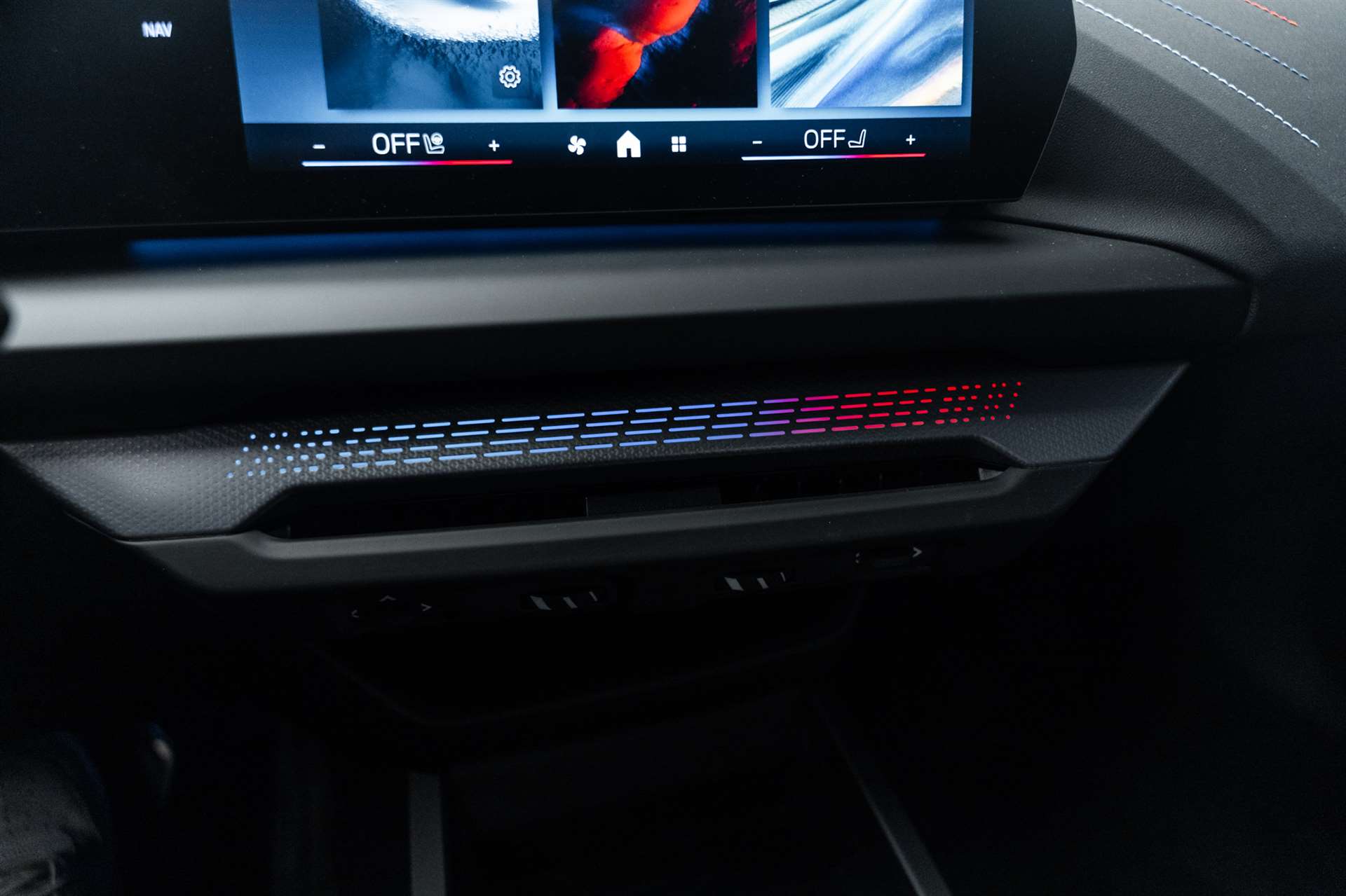 BMW M135 xDrive NEW 300PS CH-Auto-image-34