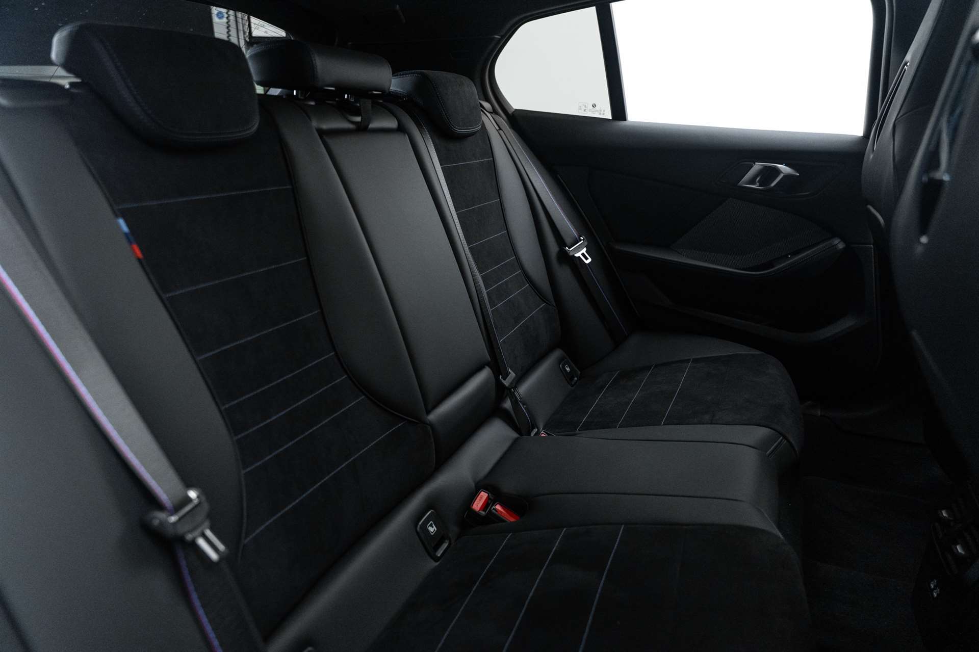 BMW M135 xDrive NEW 300PS CH-Auto-image-14