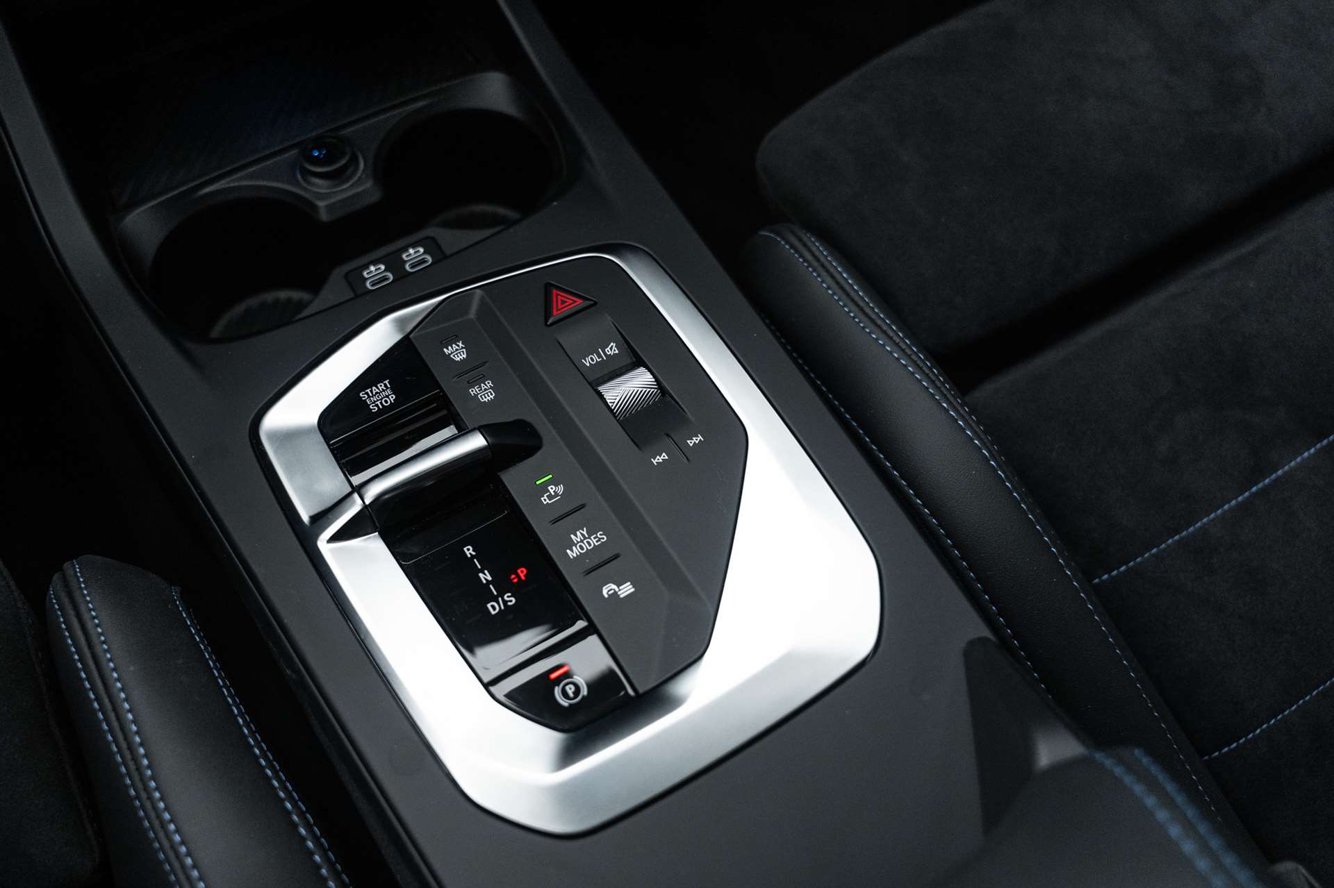 BMW M135 xDrive NEW 300PS CH-Auto-image-35