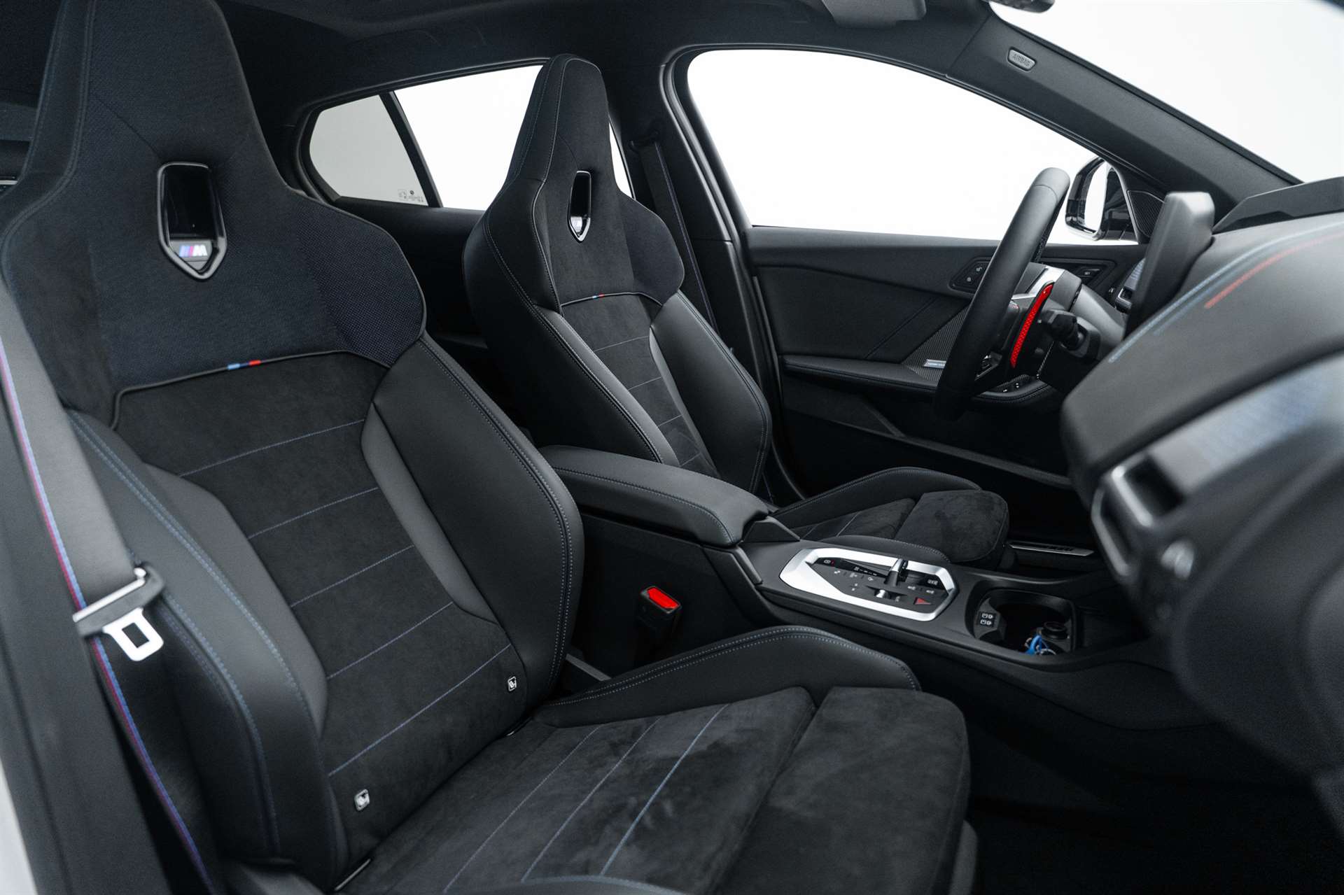 BMW M135 xDrive NEW 300PS CH-Auto-image-12
