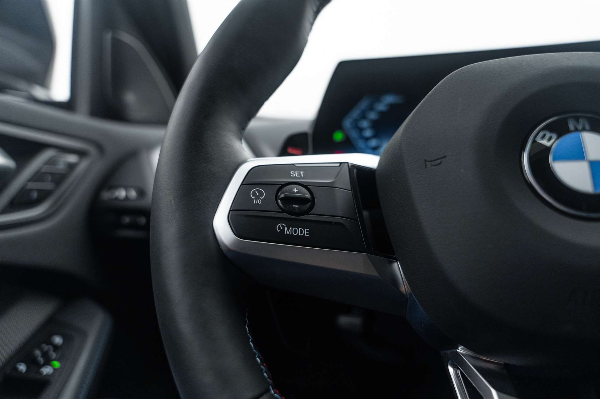 BMW M135 xDrive NEW 300PS CH-Auto-image-20