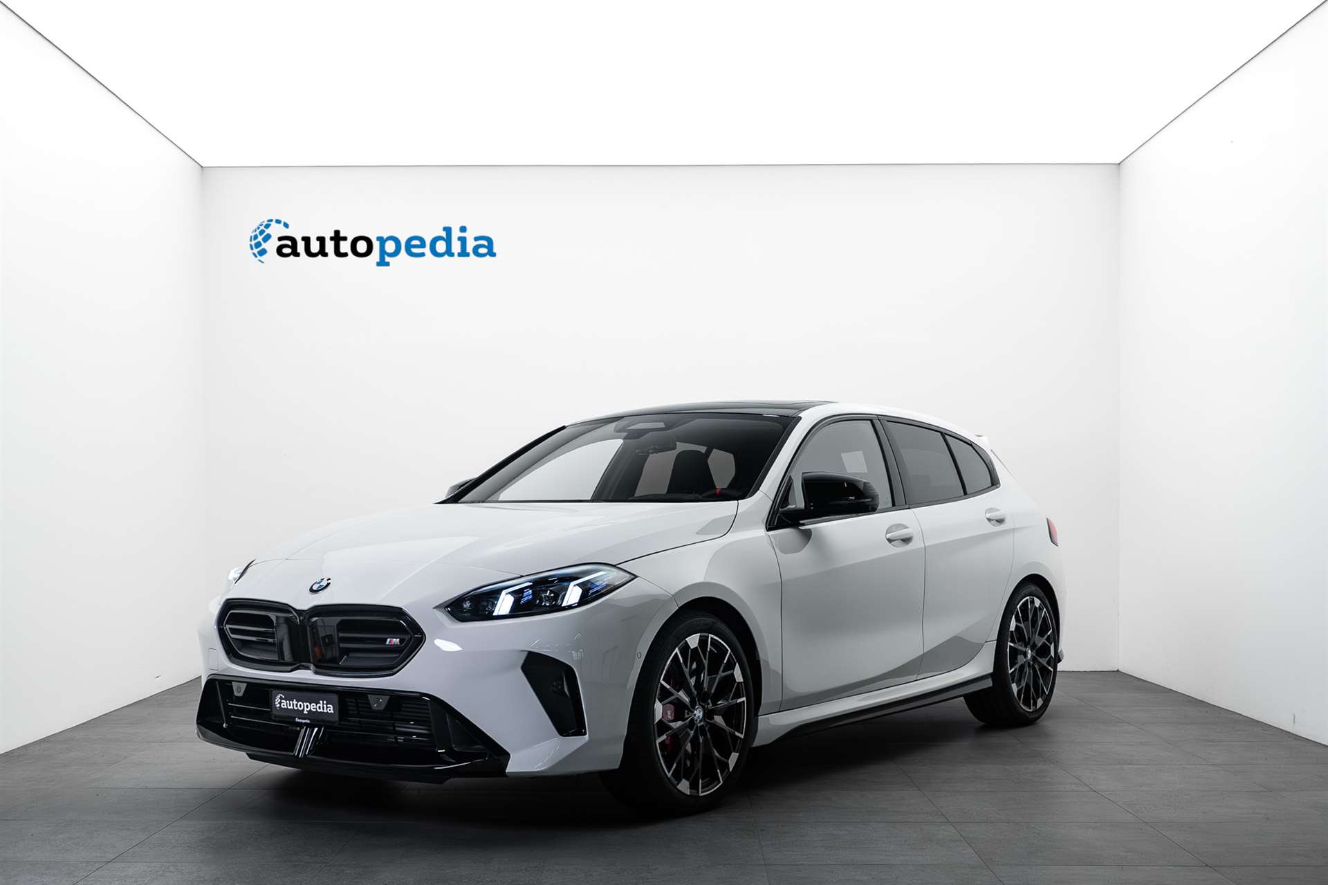 BMW M135 xDrive NEW 300PS CH-Auto-image-0
