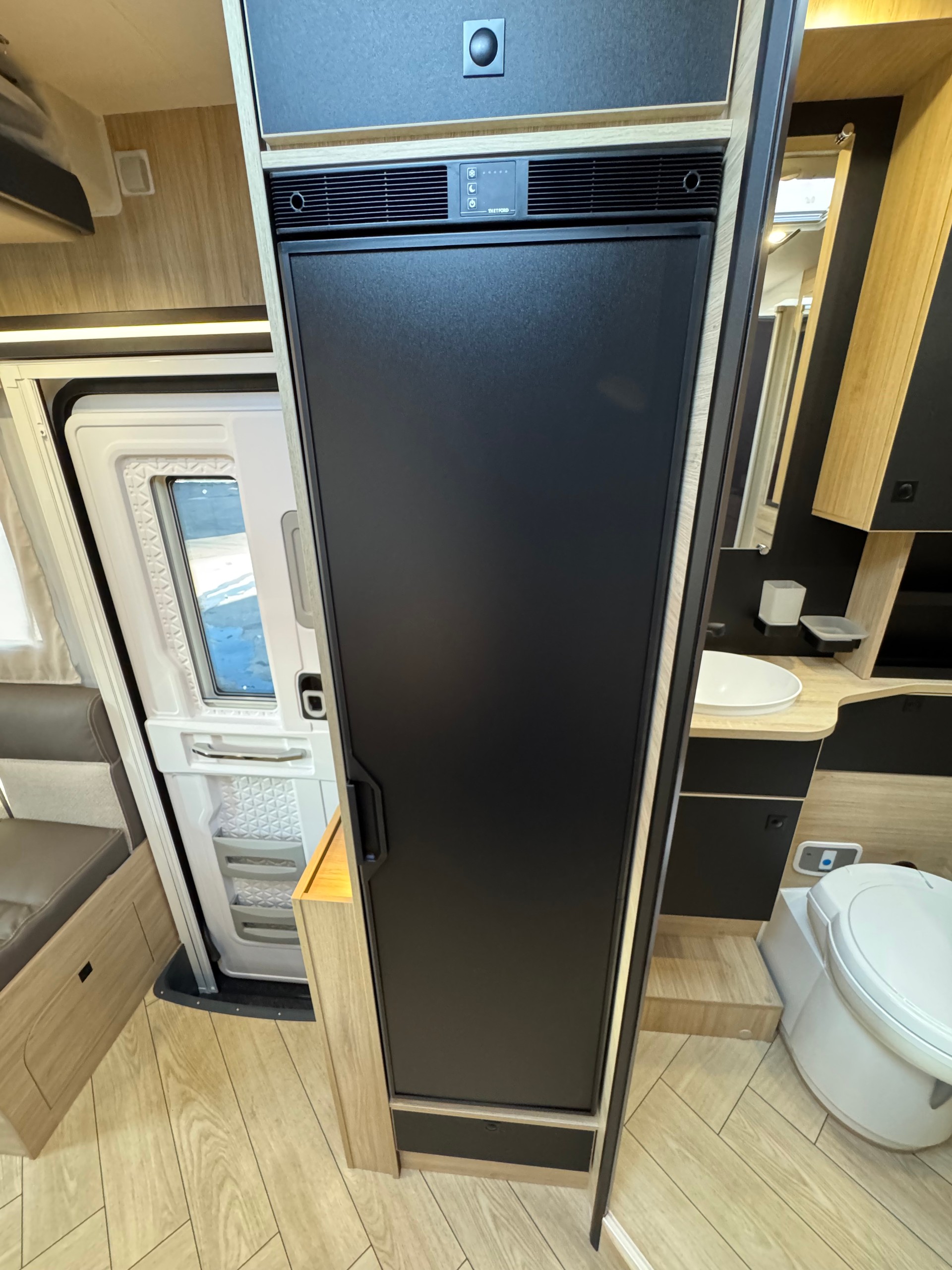 CHALLENGER 250 Graphite Edition-image-16