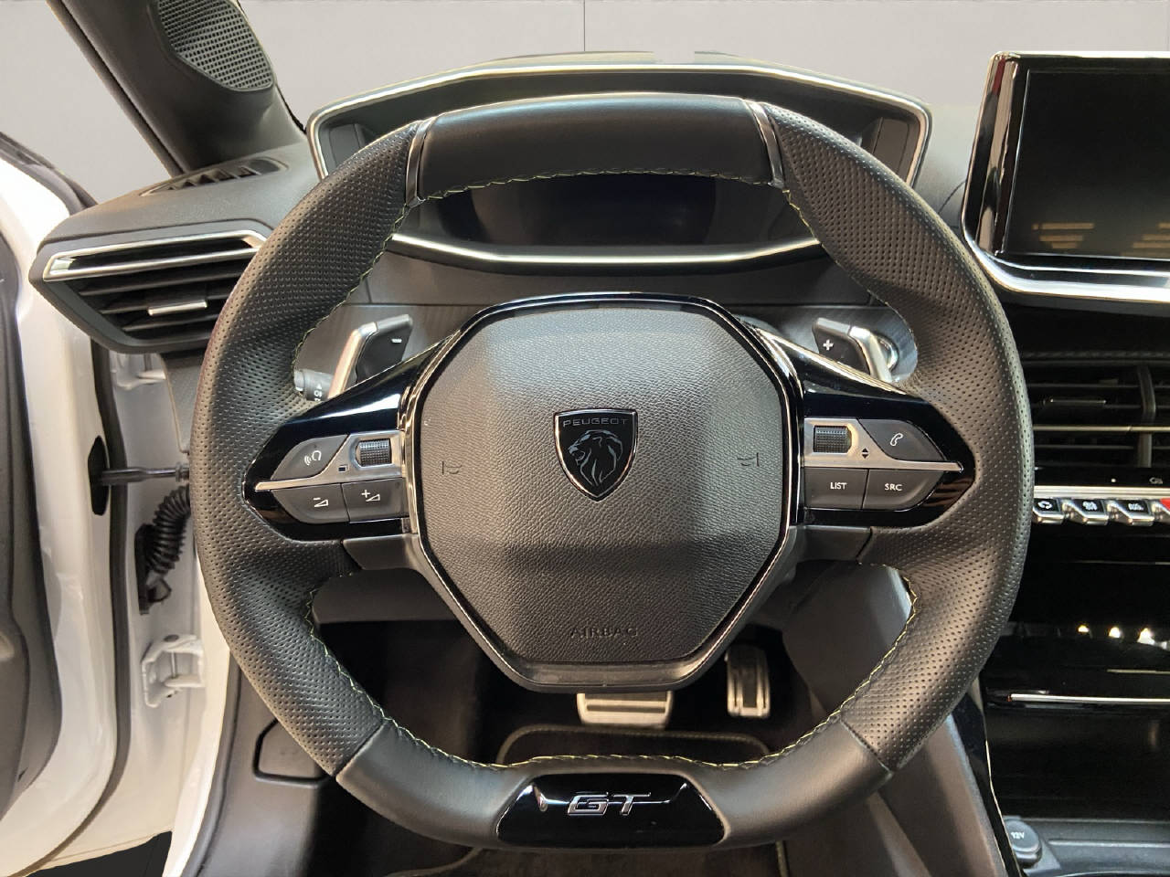 PEUGEOT 208 1.2 Hybrid 145 GT-image-8
