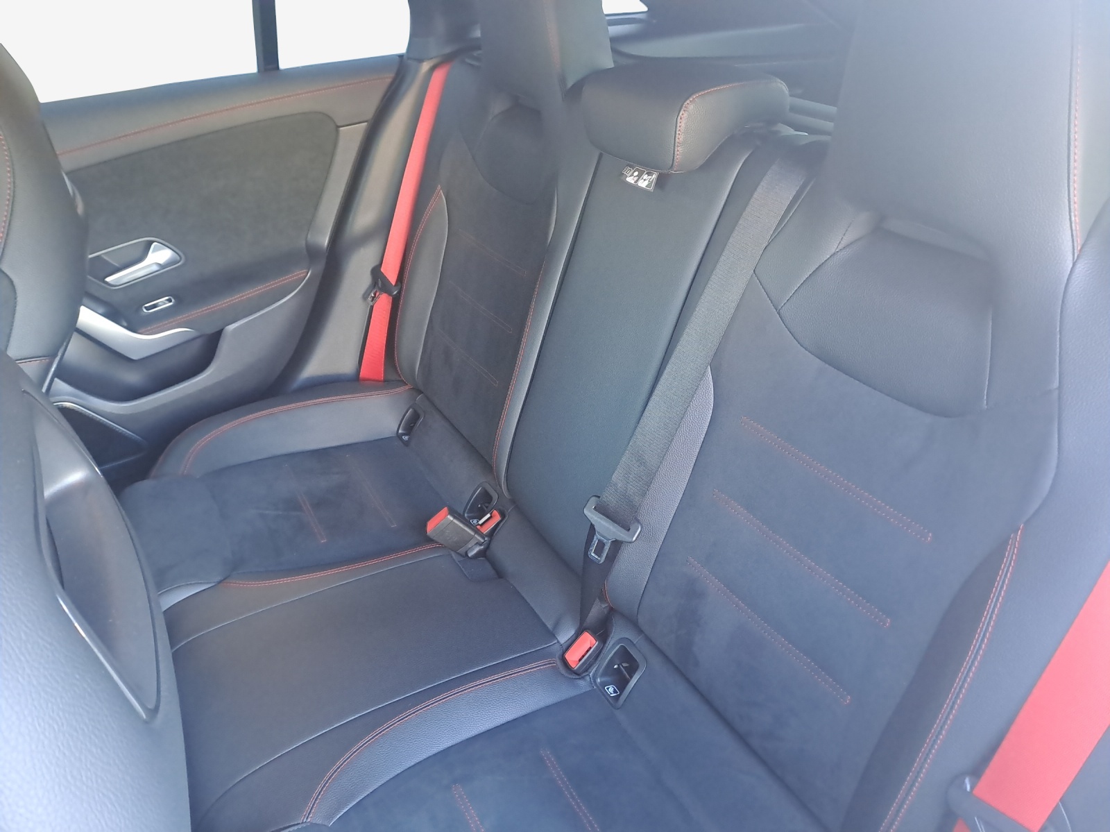 MERCEDES-BENZ CLA Shooting Brake 35 AMG 4Matic 7G-DCT-image-11