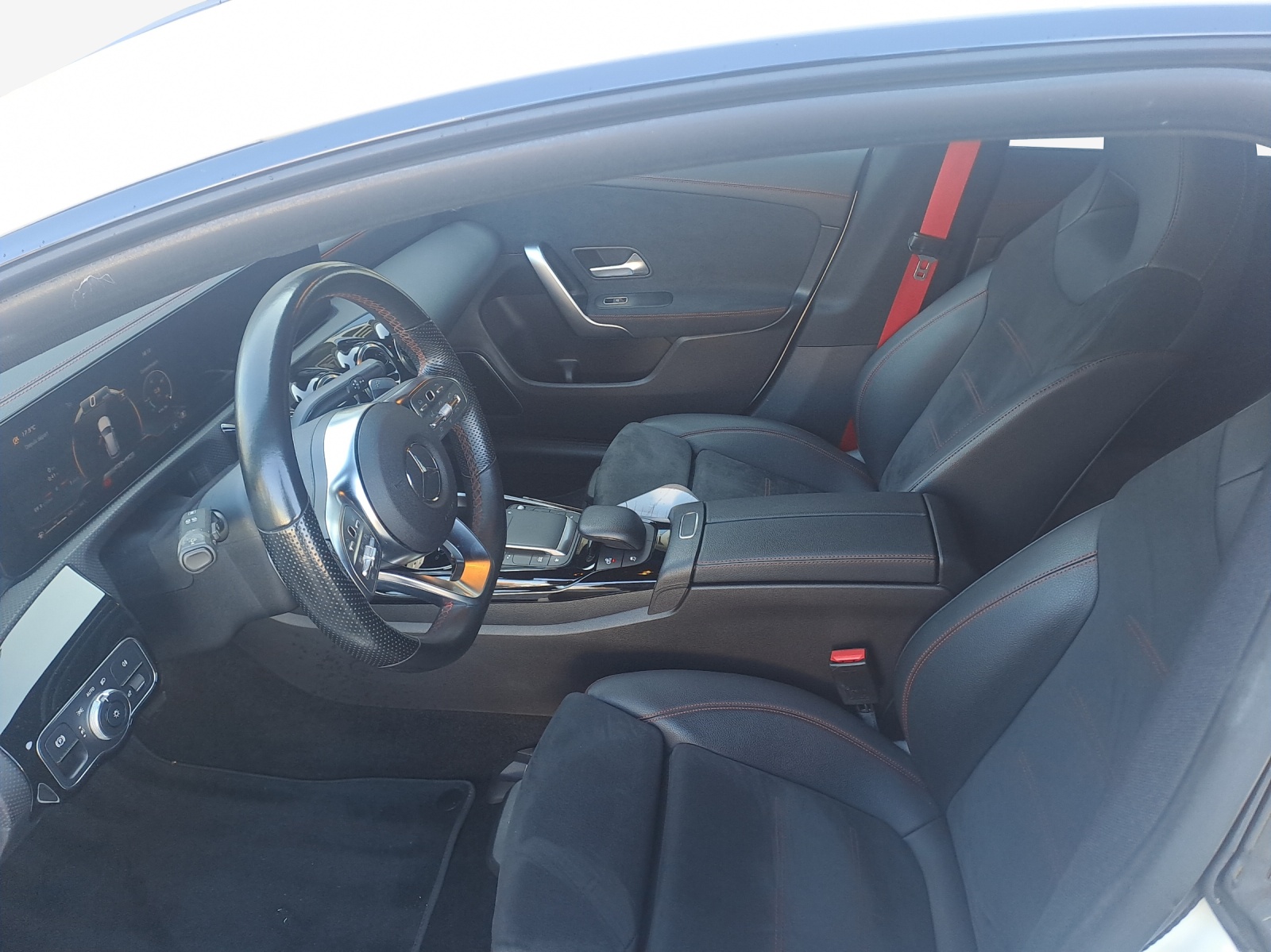 MERCEDES-BENZ CLA Shooting Brake 35 AMG 4Matic 7G-DCT-image-7