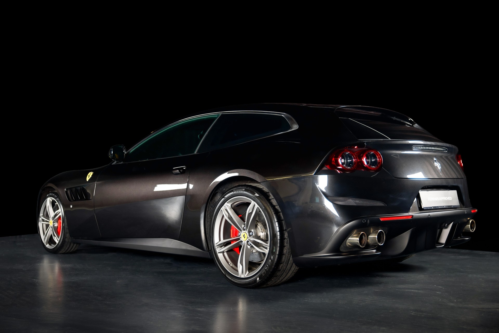 FERRARI GTC 4 Lusso-showroom-element-3