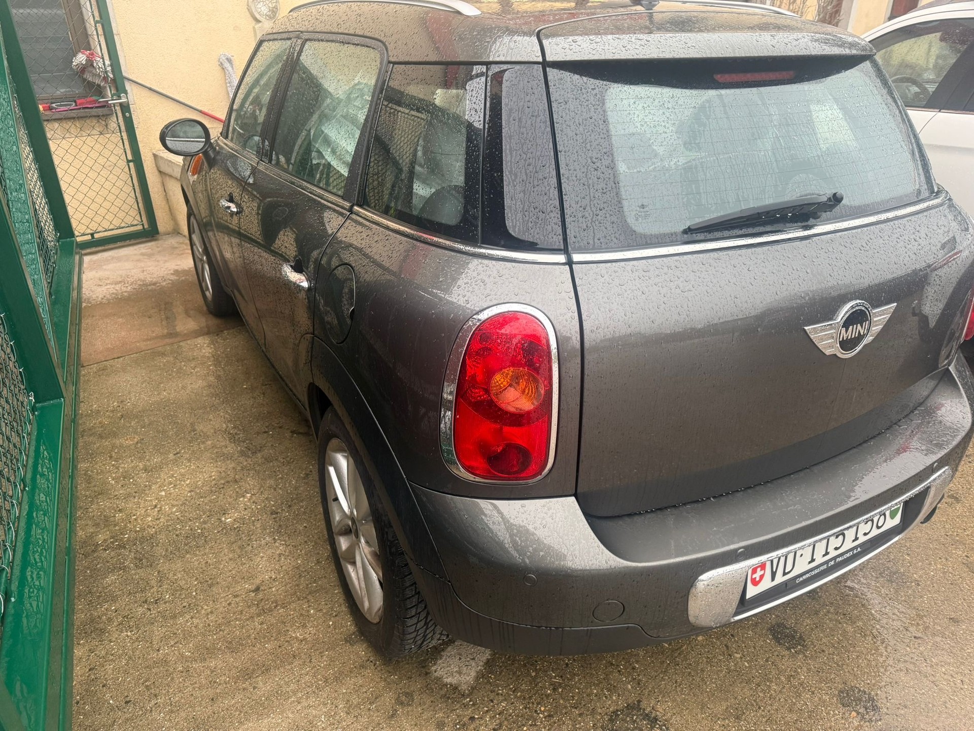 MINI Countryman Cooper FWD Steptronic-image-2