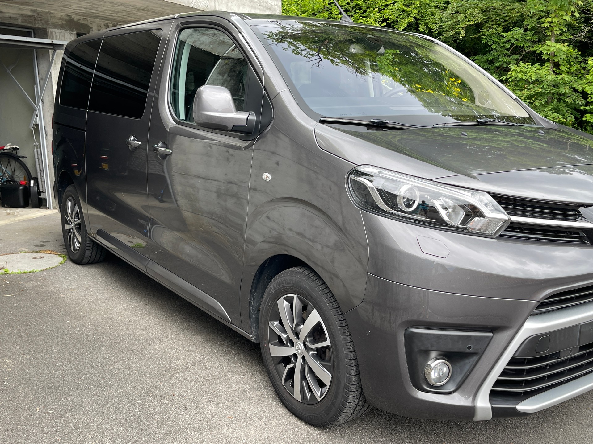 TOYOTA Proace Verso 2.0 D-4D Family Medium Automatic-image-2