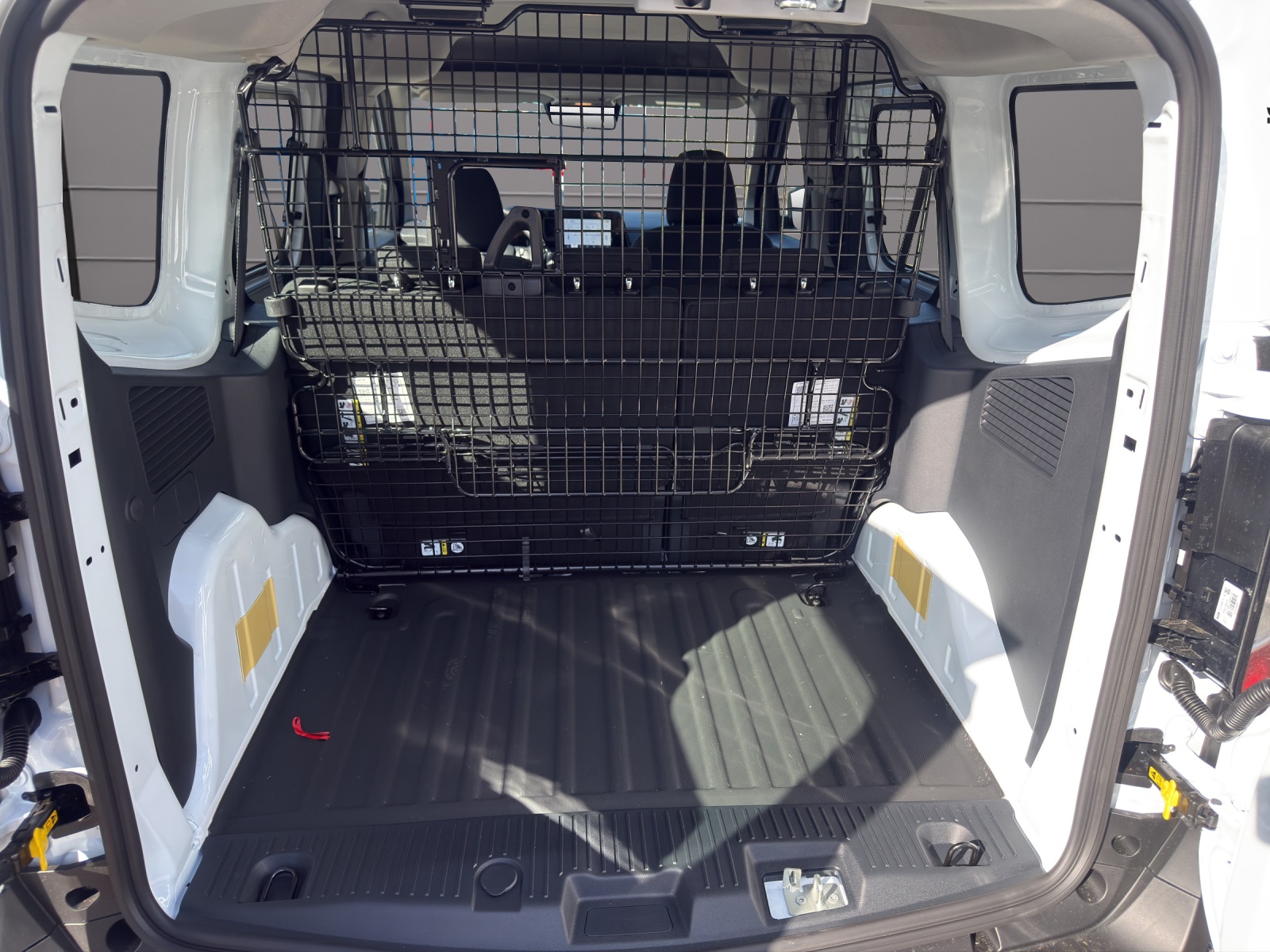 FORD Transit Courier Van 1.0 EcoBoost Trend Automat-image-9