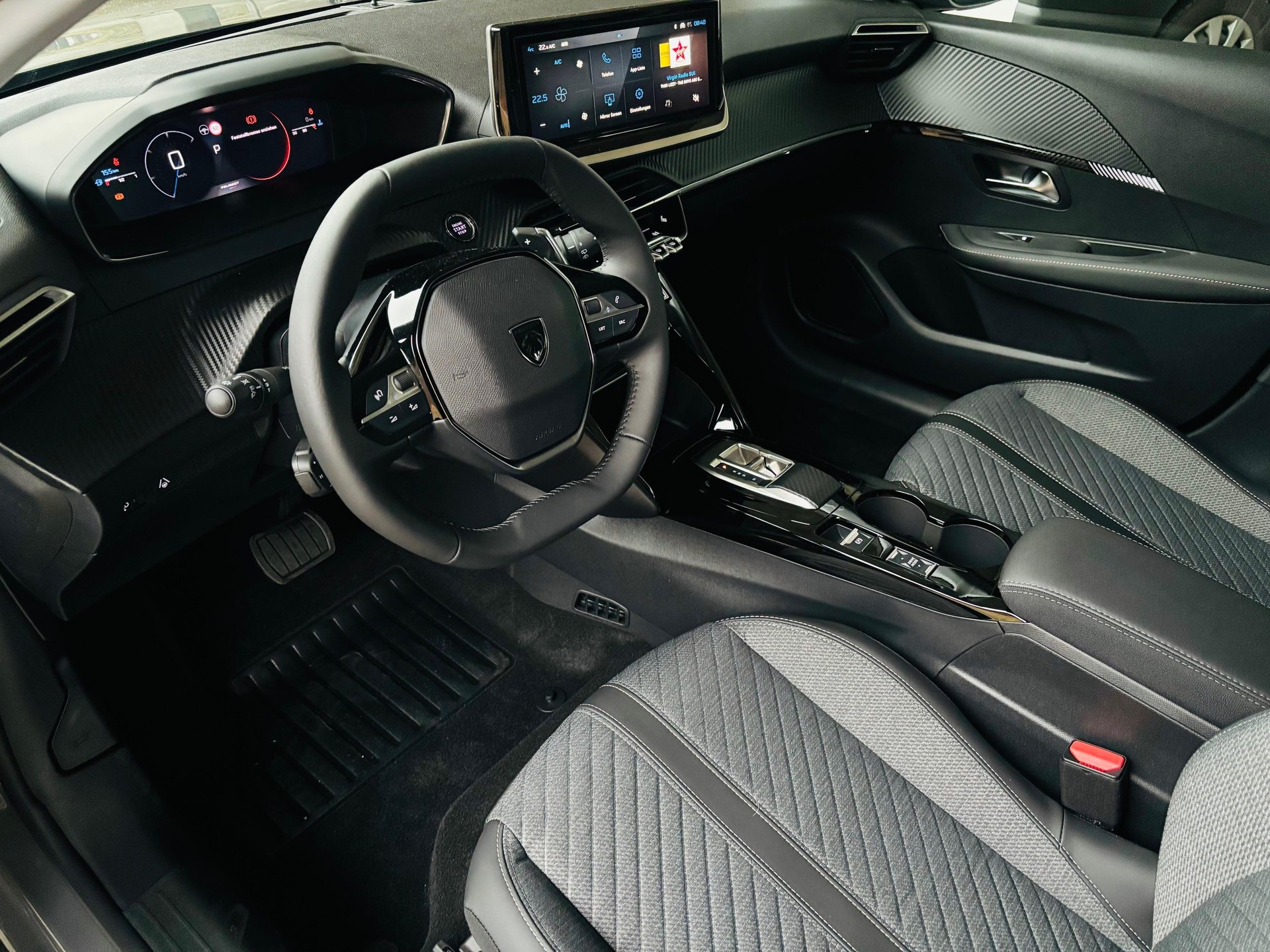 PEUGEOT 208 1.2 Hybrid Allure Premium-image-7