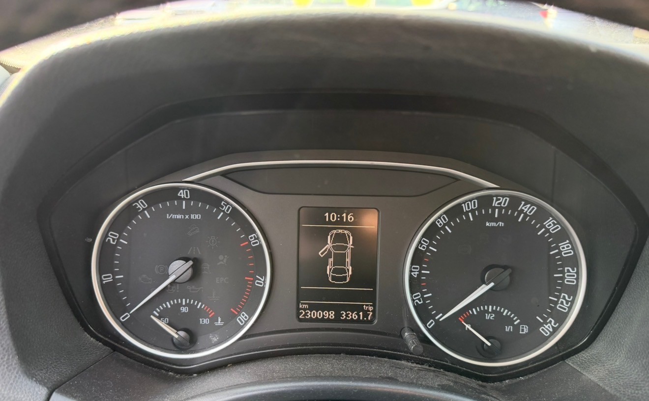 SKODA Octavia Combi 1.8 TSI Elegance 4x4-image-7
