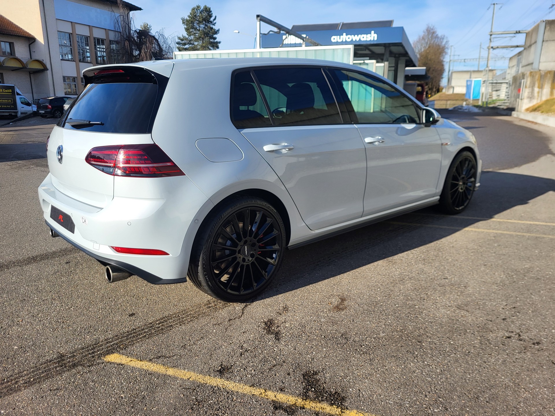 VW Golf 2.0 TSI GTI Performance DSG-image-1