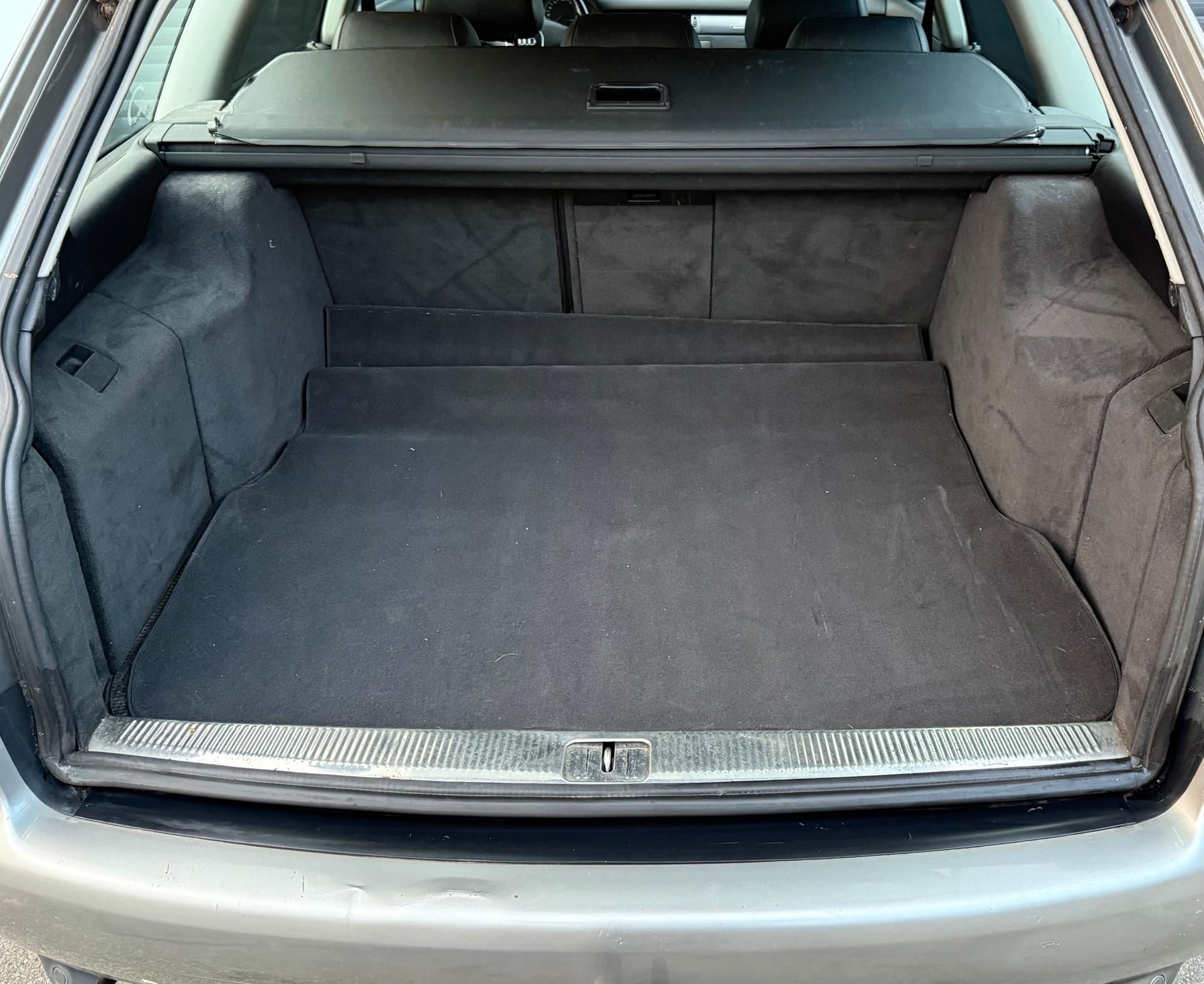 AUDI A6 Avant 3.0 quattro-image-12