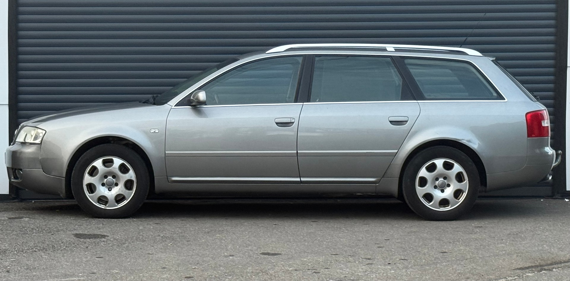 AUDI A6 Avant 3.0 quattro-image-7