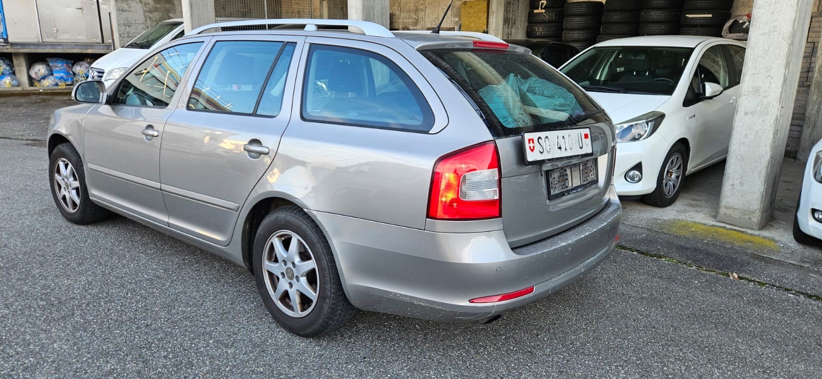 SKODA Octavia Combi 1.6 TDI Elegance DSG-image-6