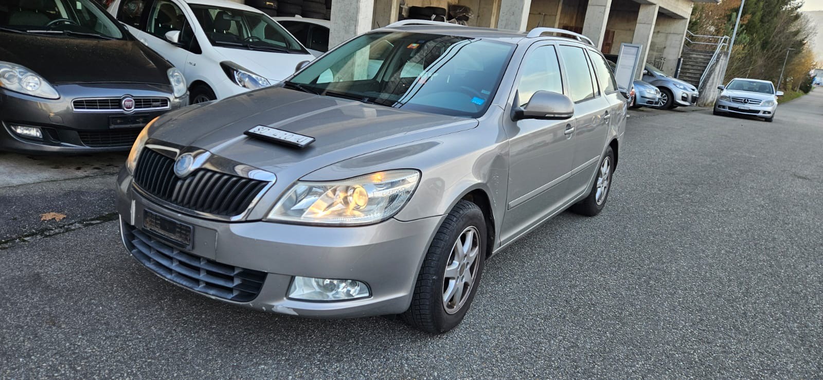 SKODA Octavia Combi 1.6 TDI Elegance DSG-image-9