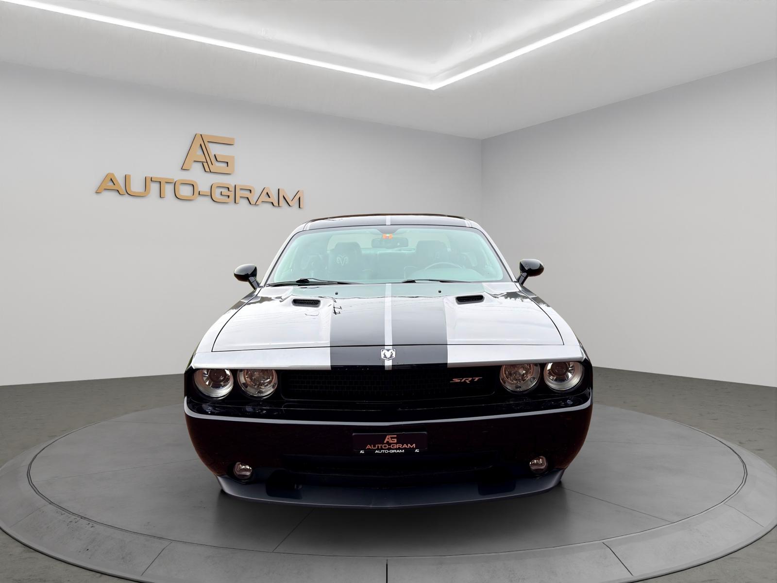 DODGE SRT8-image-7
