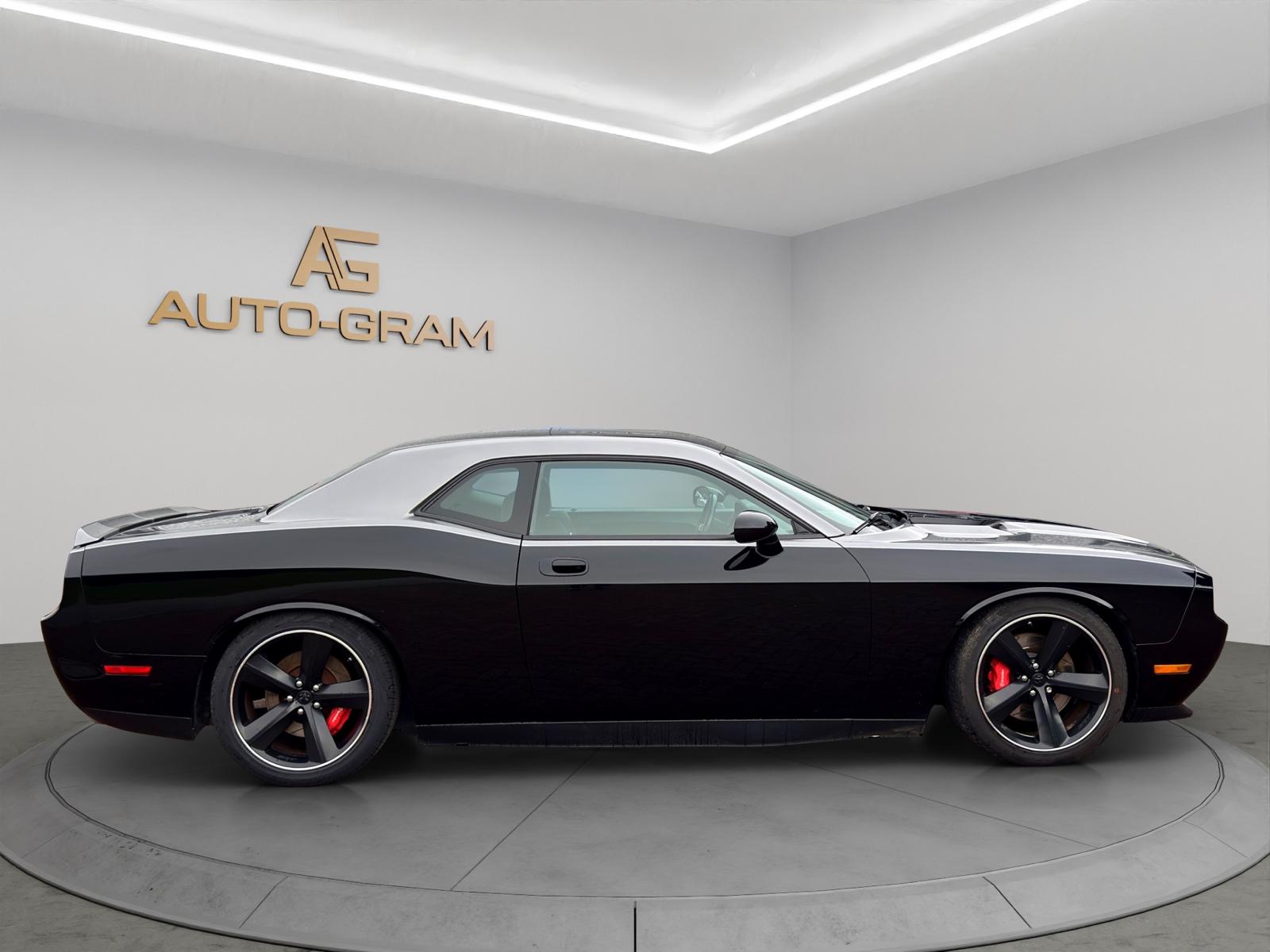 DODGE SRT8-image-5