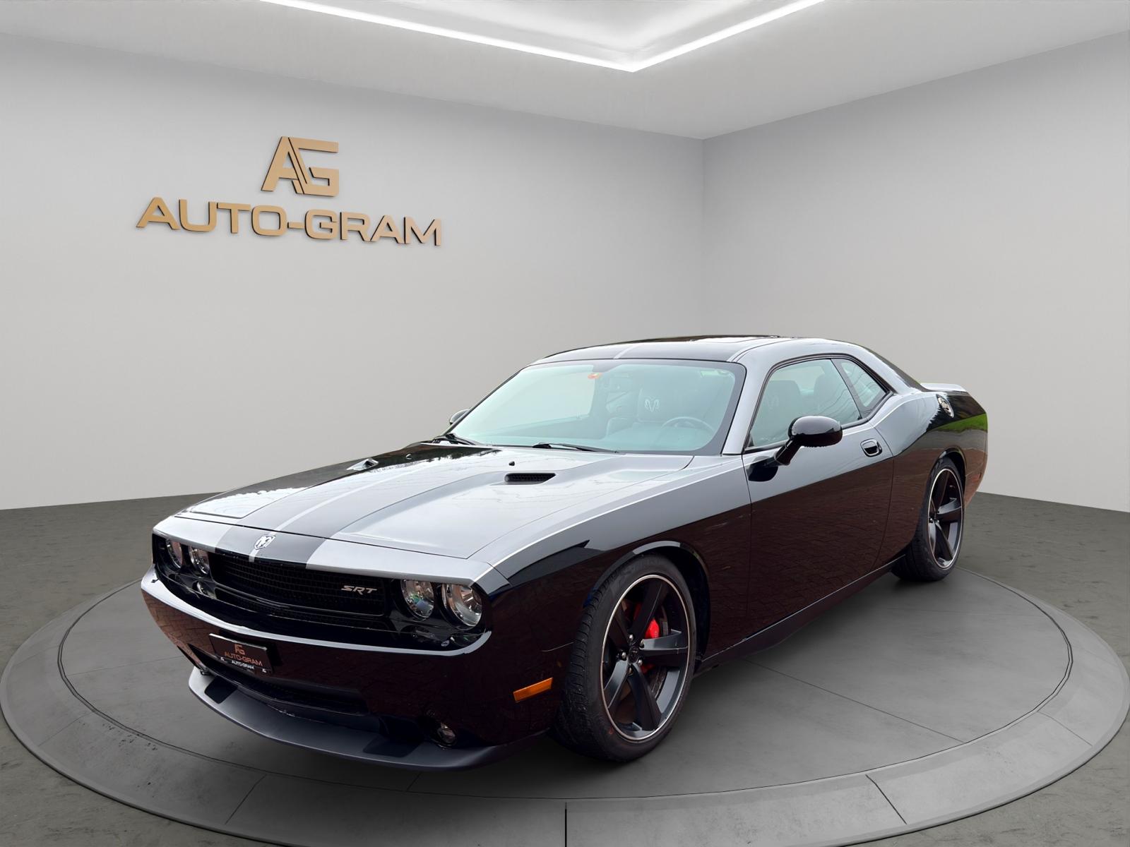 DODGE SRT8-image-0