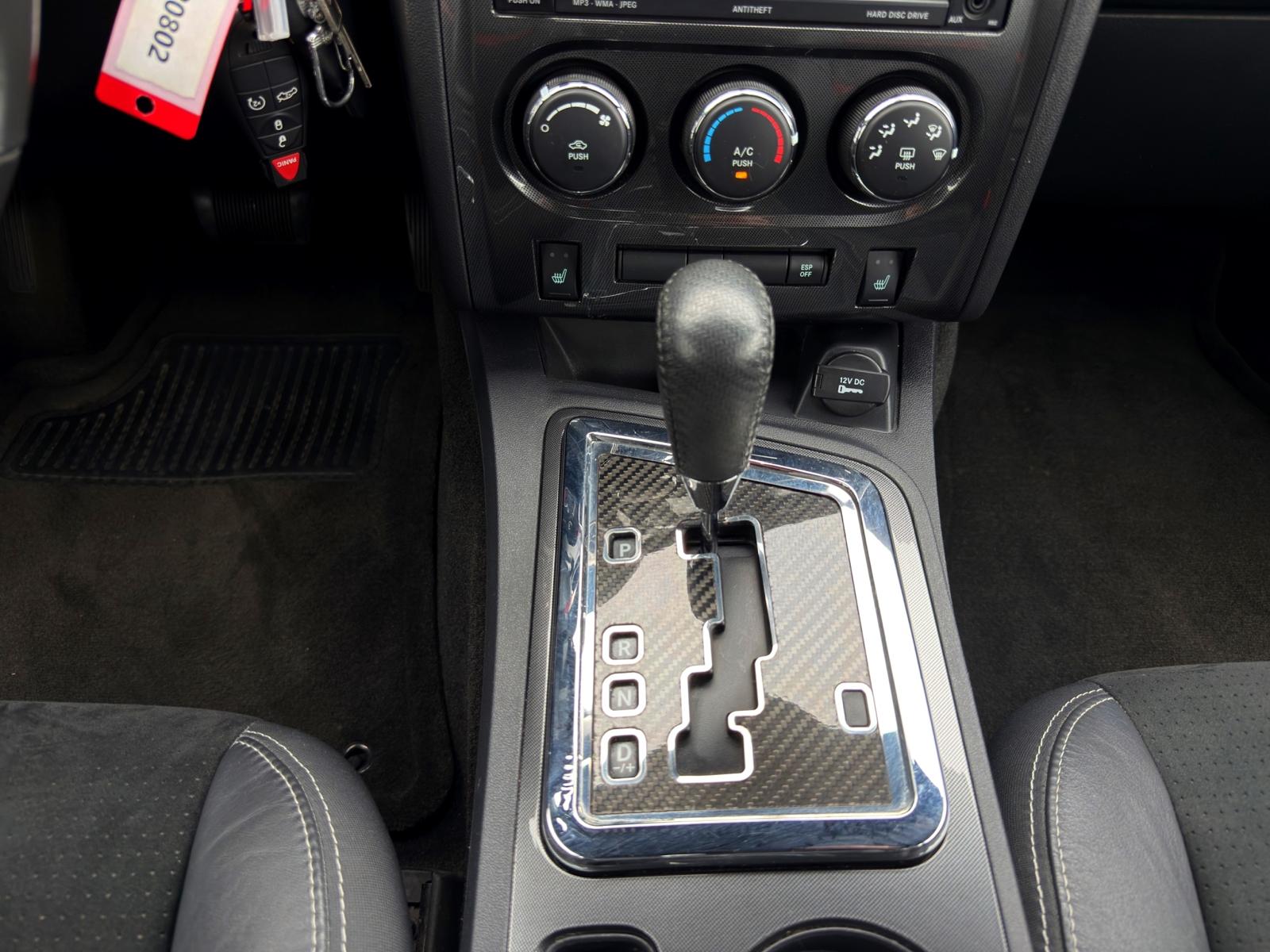 DODGE SRT8-image-19