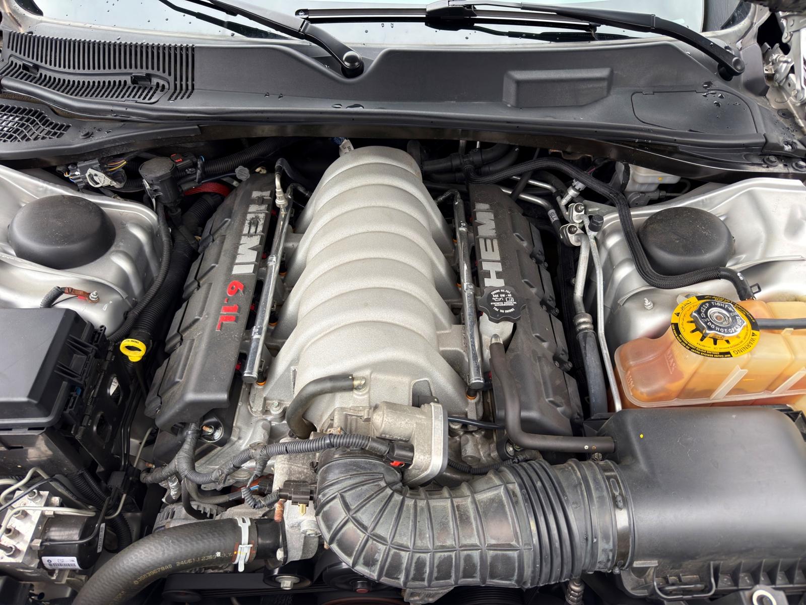 DODGE SRT8-image-22