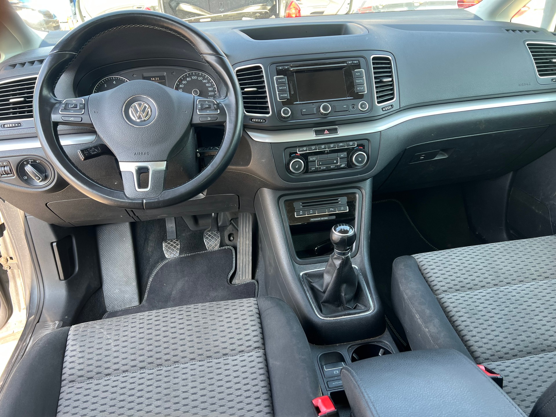 VW Sharan 1.4 TSI BlueMotion Technology Highline-image-6
