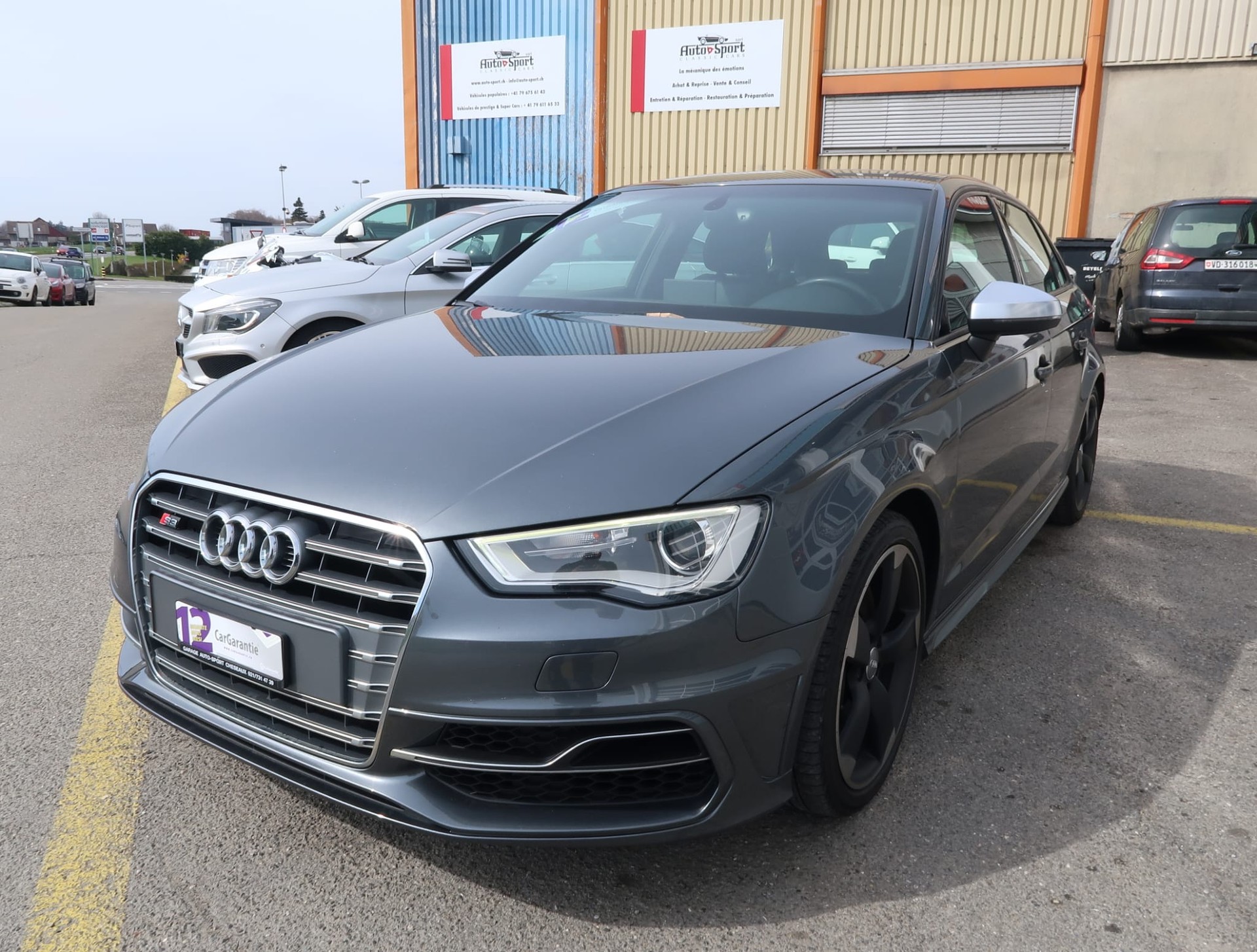 AUDI S3 Sportback 2.0 TFSI quattro S-Tronic-showroom-element-2