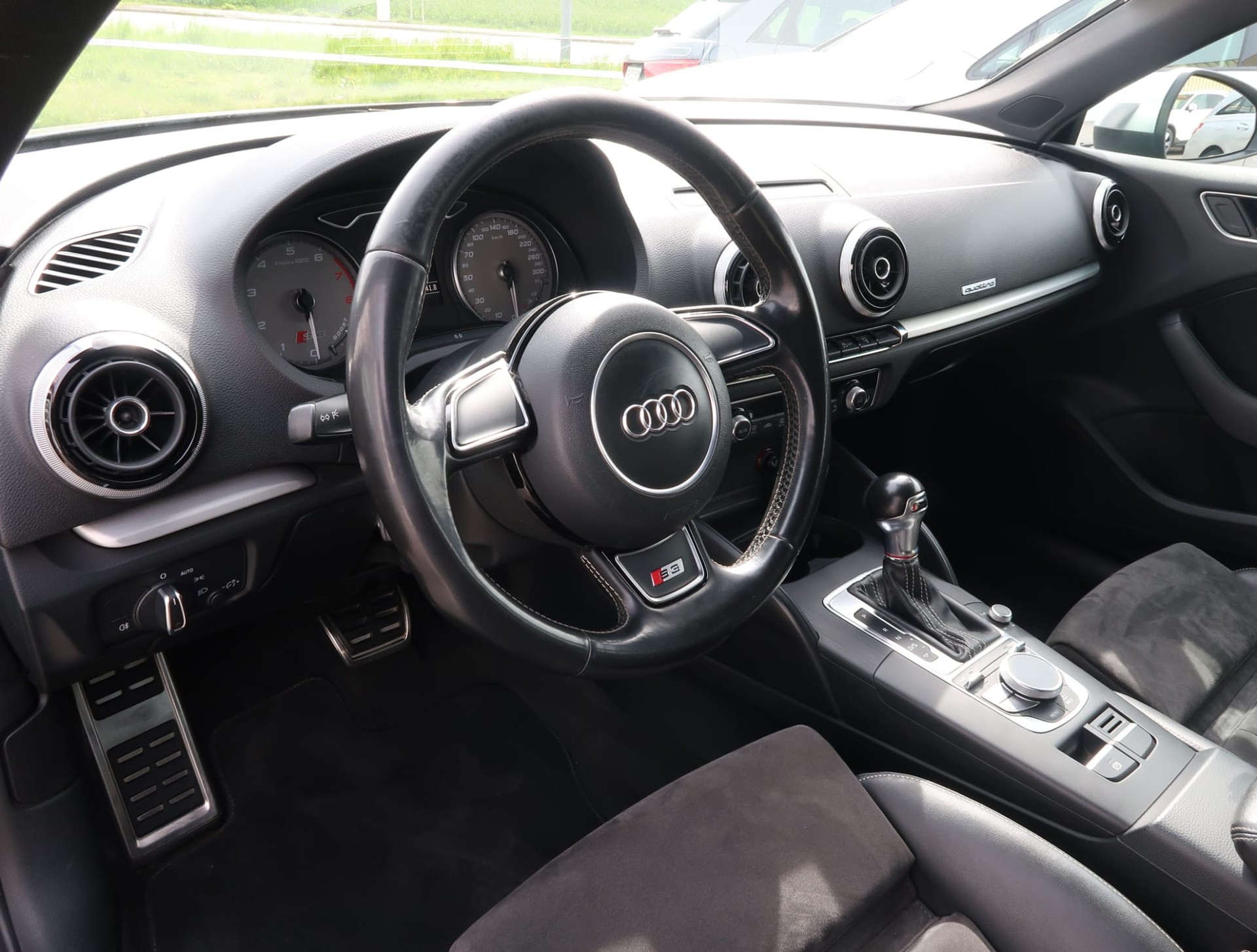 AUDI S3 Sportback 2.0 TFSI quattro S-Tronic-image-10