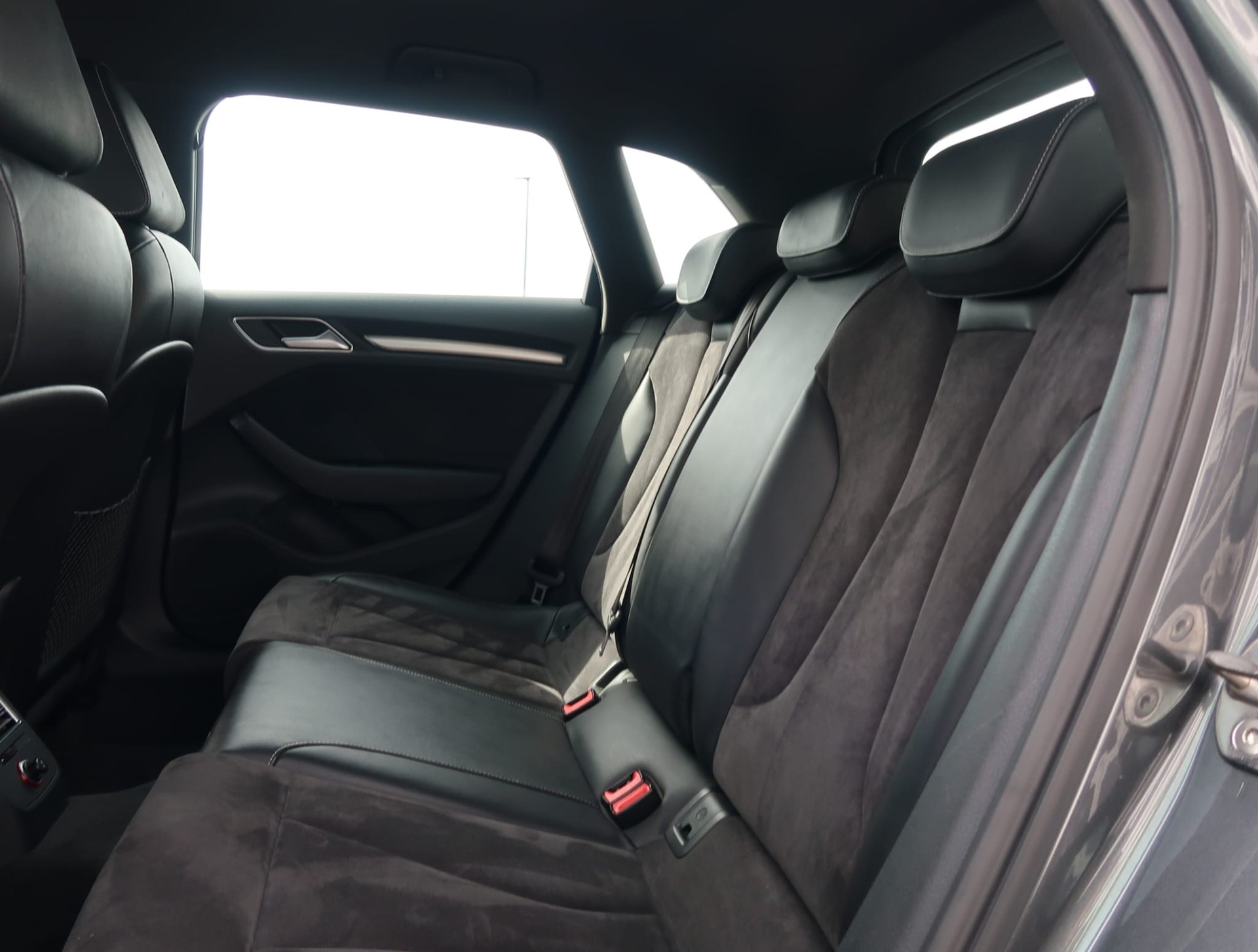 AUDI S3 Sportback 2.0 TFSI quattro S-Tronic-image-14