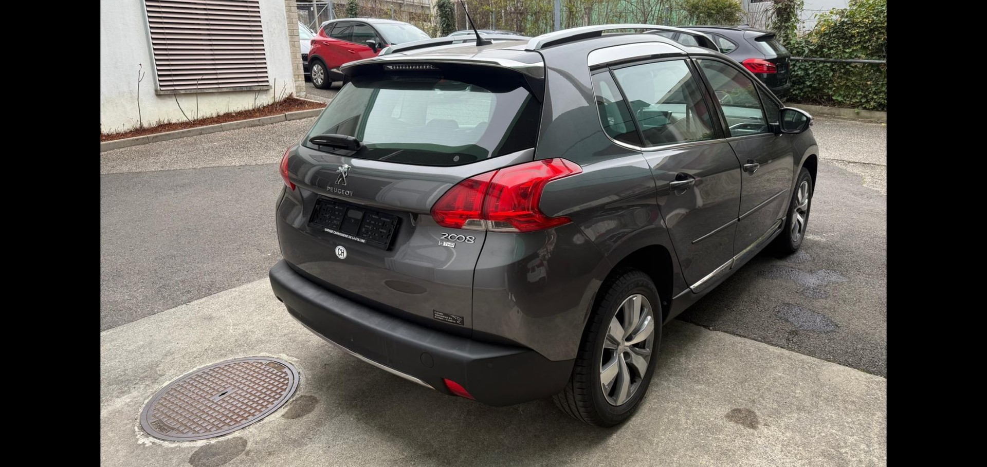 PEUGEOT 2008 1.2 PureTech Allure-image-1